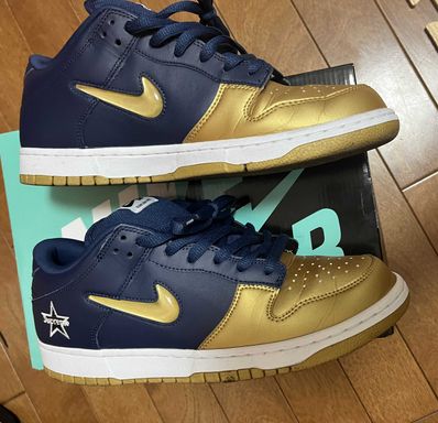 Supreme × Nike SB Dunk Low OG QS "Metallic Gold/Navy"