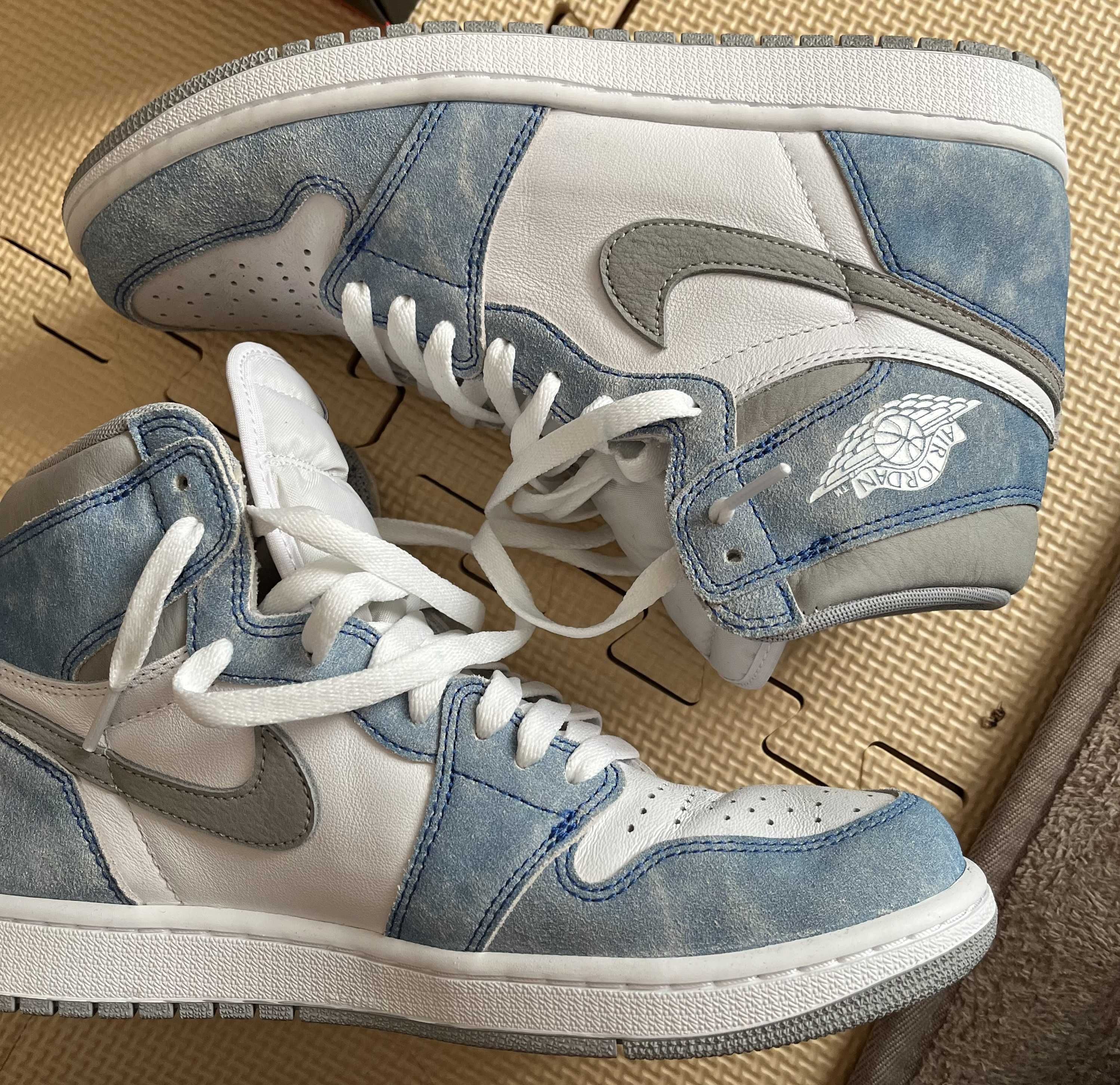 Nike Air Jordan 1 High OG "Hyper Royal"
