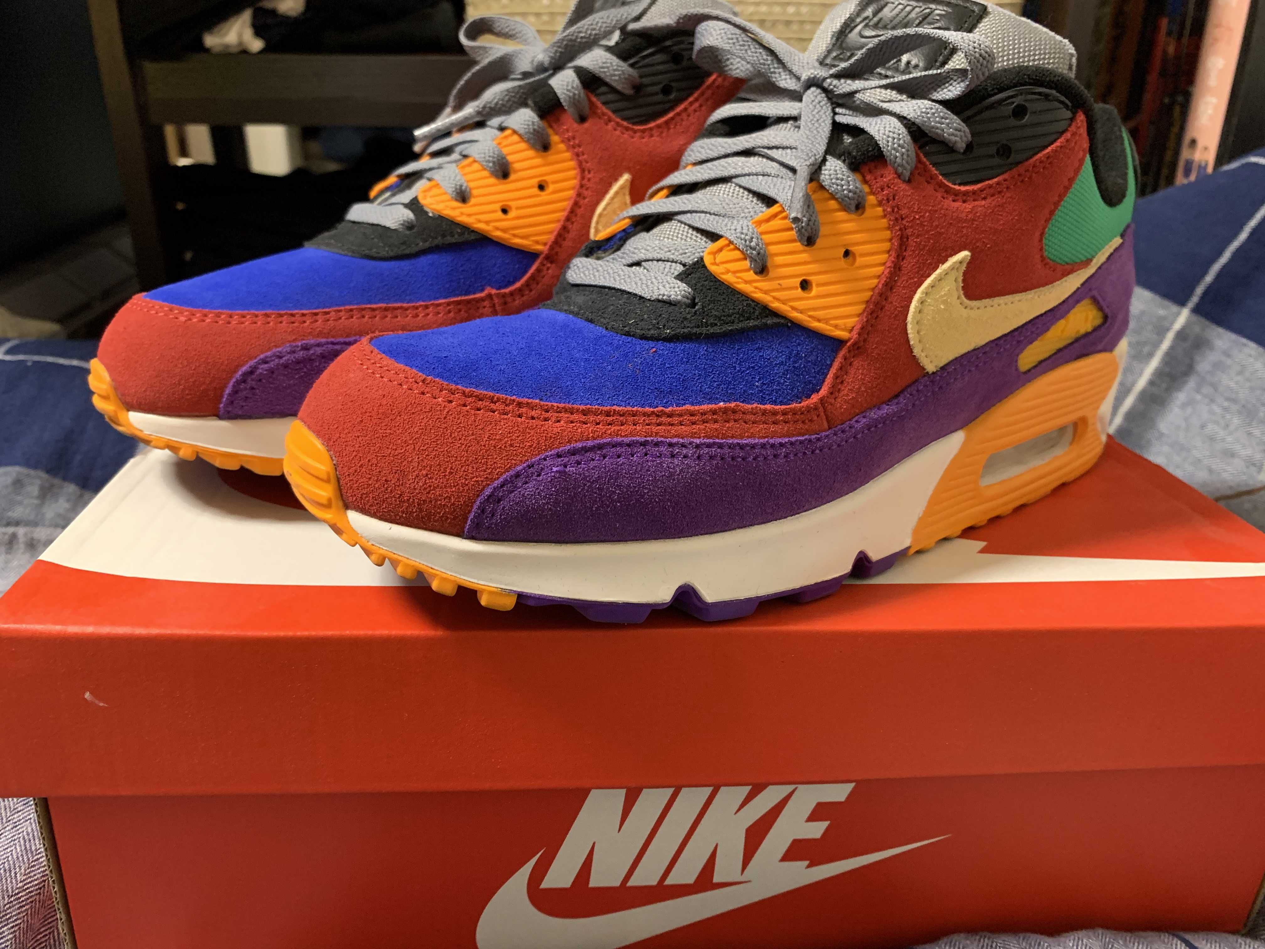 NIKE AIR MAX 90 "VIOTECH UNIVERSITYRED/PALE VANILLA/HYPER GRAPE"