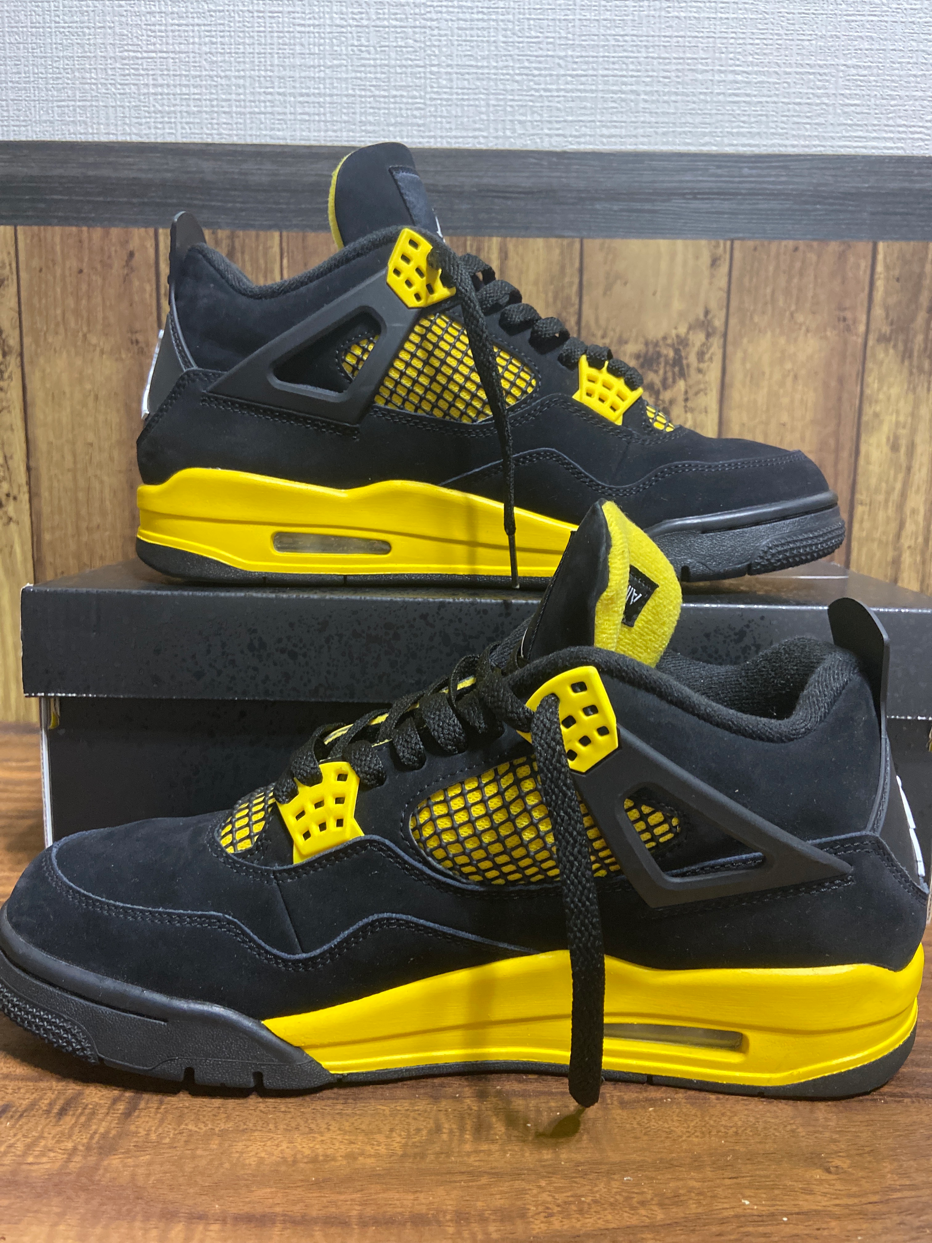 Nike Air Jordan 4 Retro "Thunder"(2023)