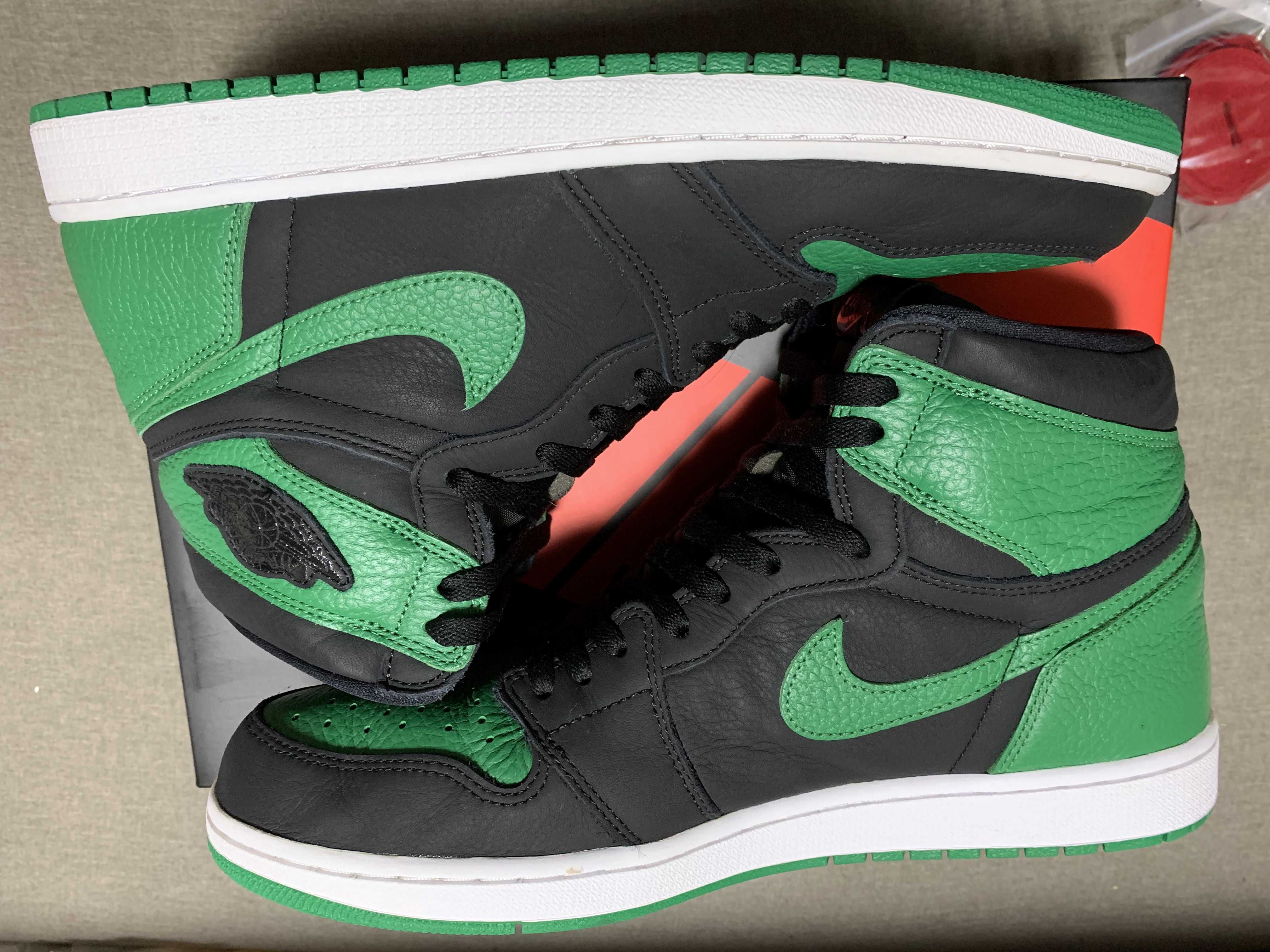 Nike Air Jordan 1 Retro High OG "Black/Pine Green" (2020)