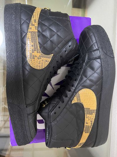 Supreme × Nike SB Blazer Mid "Black"