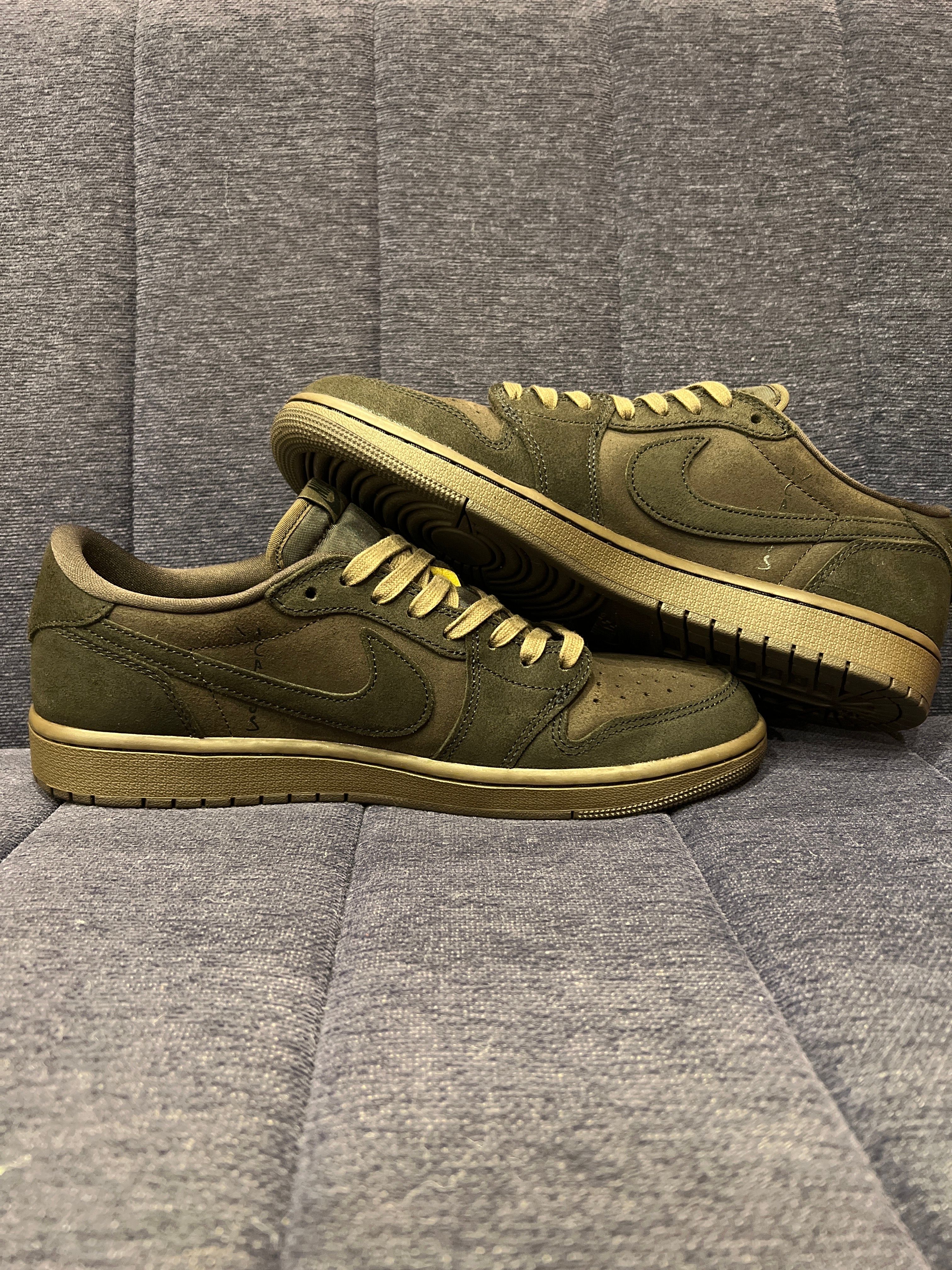 Travis Scott × Nike Air Jordan 1 Low OG SP "Velvet Brown and Dark Mocha"