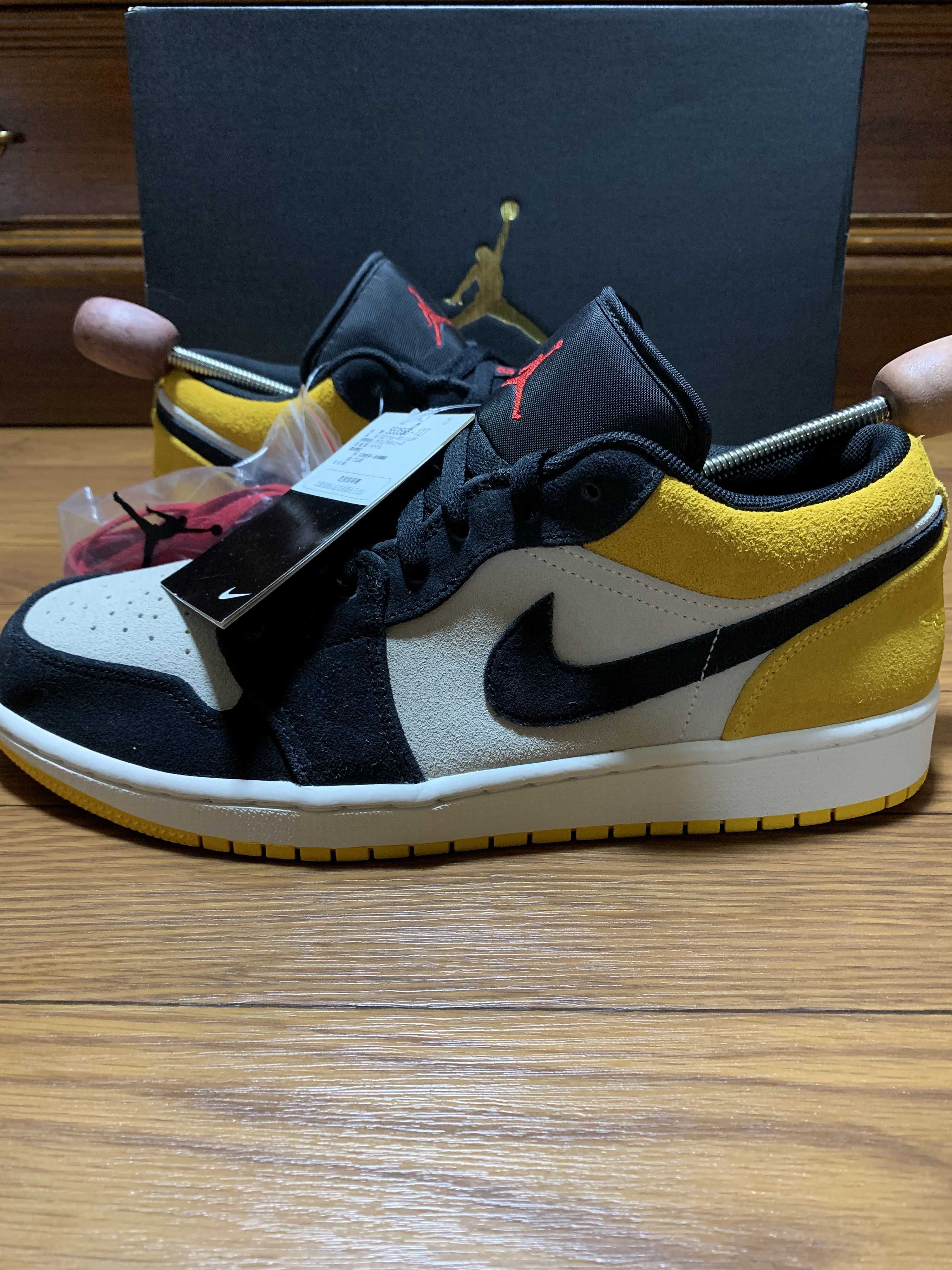 Nike Air Jordan 1 Low "Sail University Gold Black"