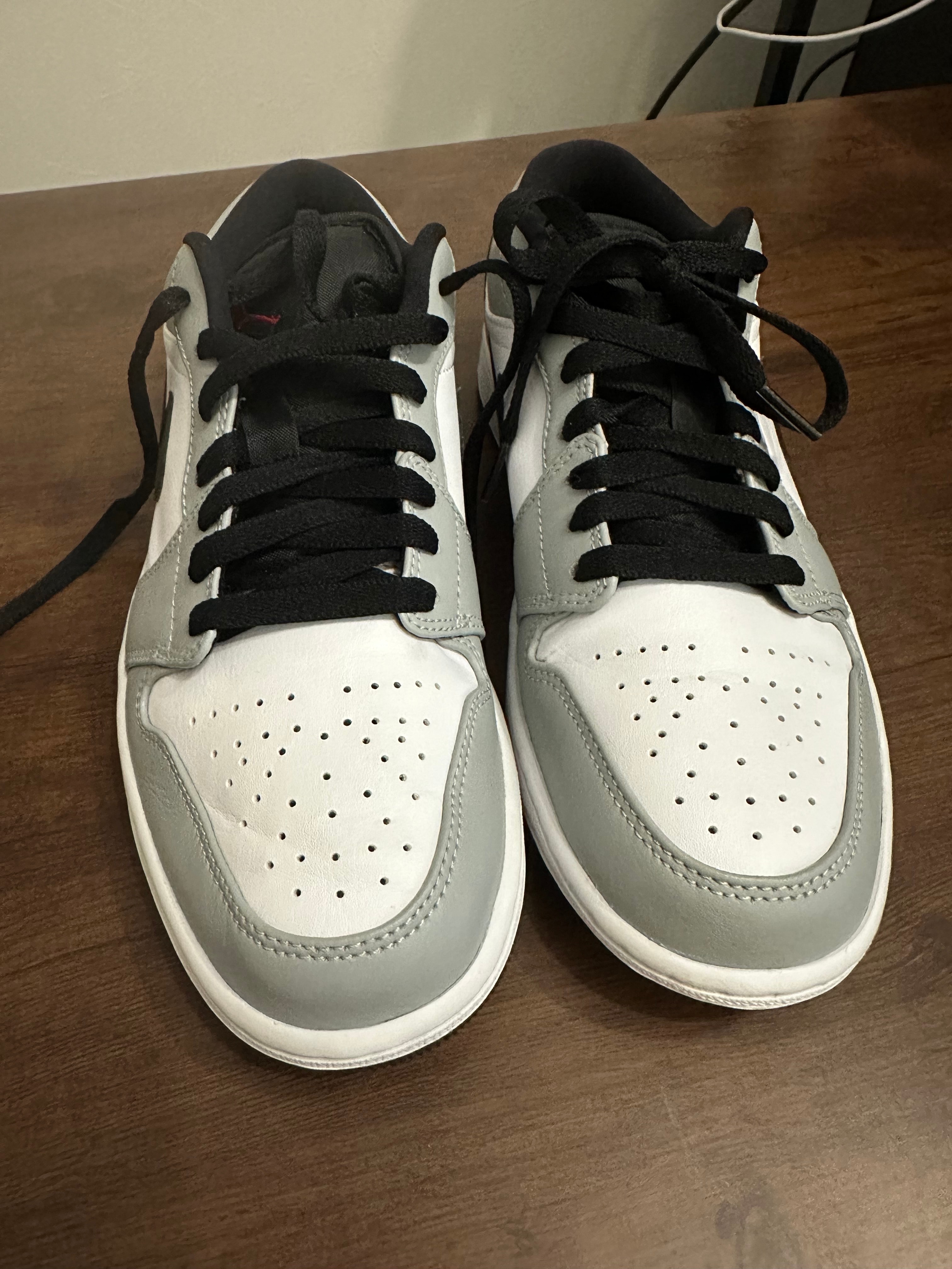 NIKE AIR JORDAN 1 LOW "LIGHT SMOKE GREY"