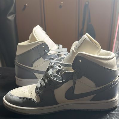 Nike Women's Air Jordan 1 Mid "Grey/Sail"