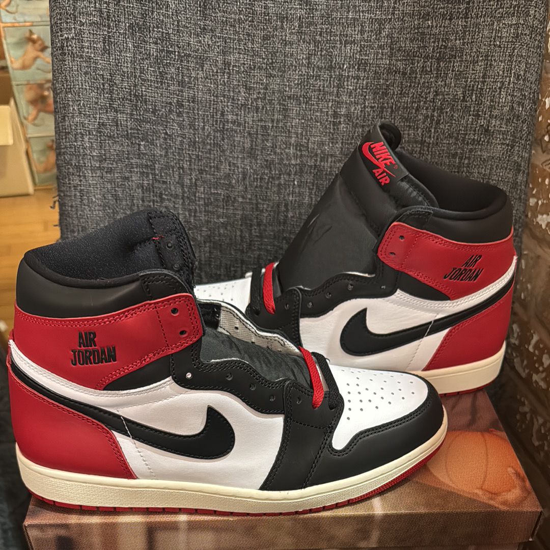 Nike Air Jordan 1 Retro High OG "Black Toe Reimagined"