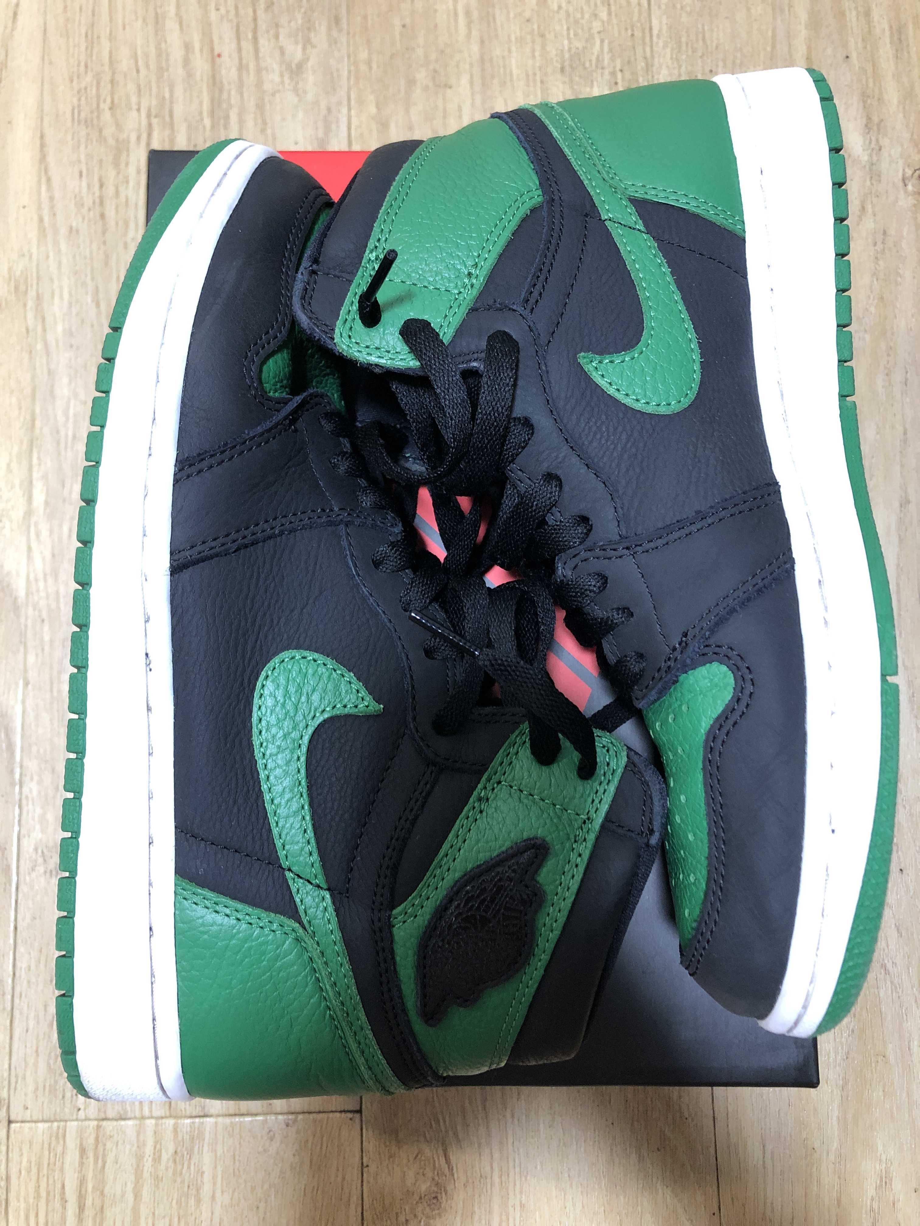 Nike Air Jordan 1 Retro High OG "Black/Pine Green" (2020)