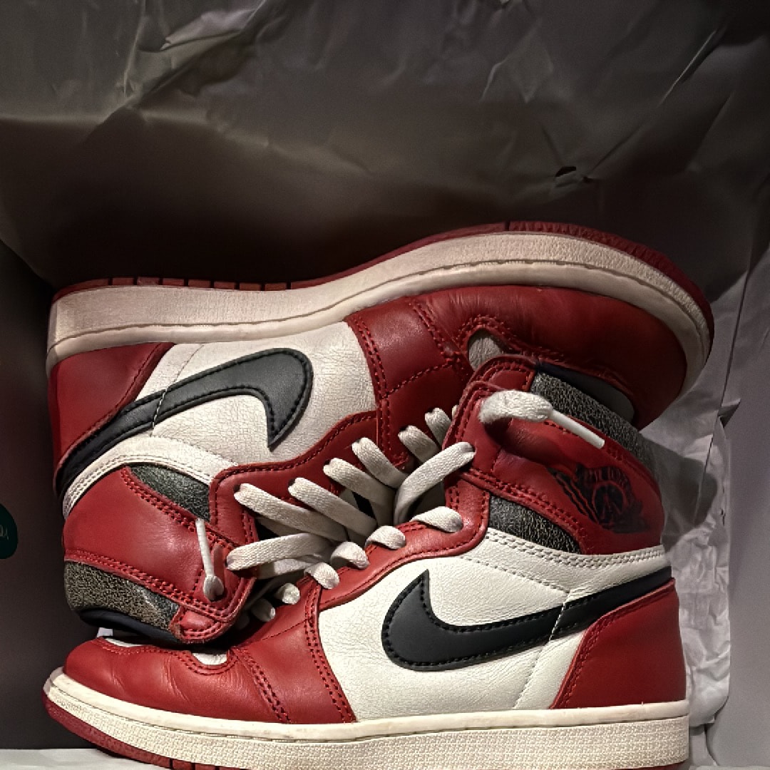 Nike Air Jordan 1 High OG "Lost & Found/Chicago"