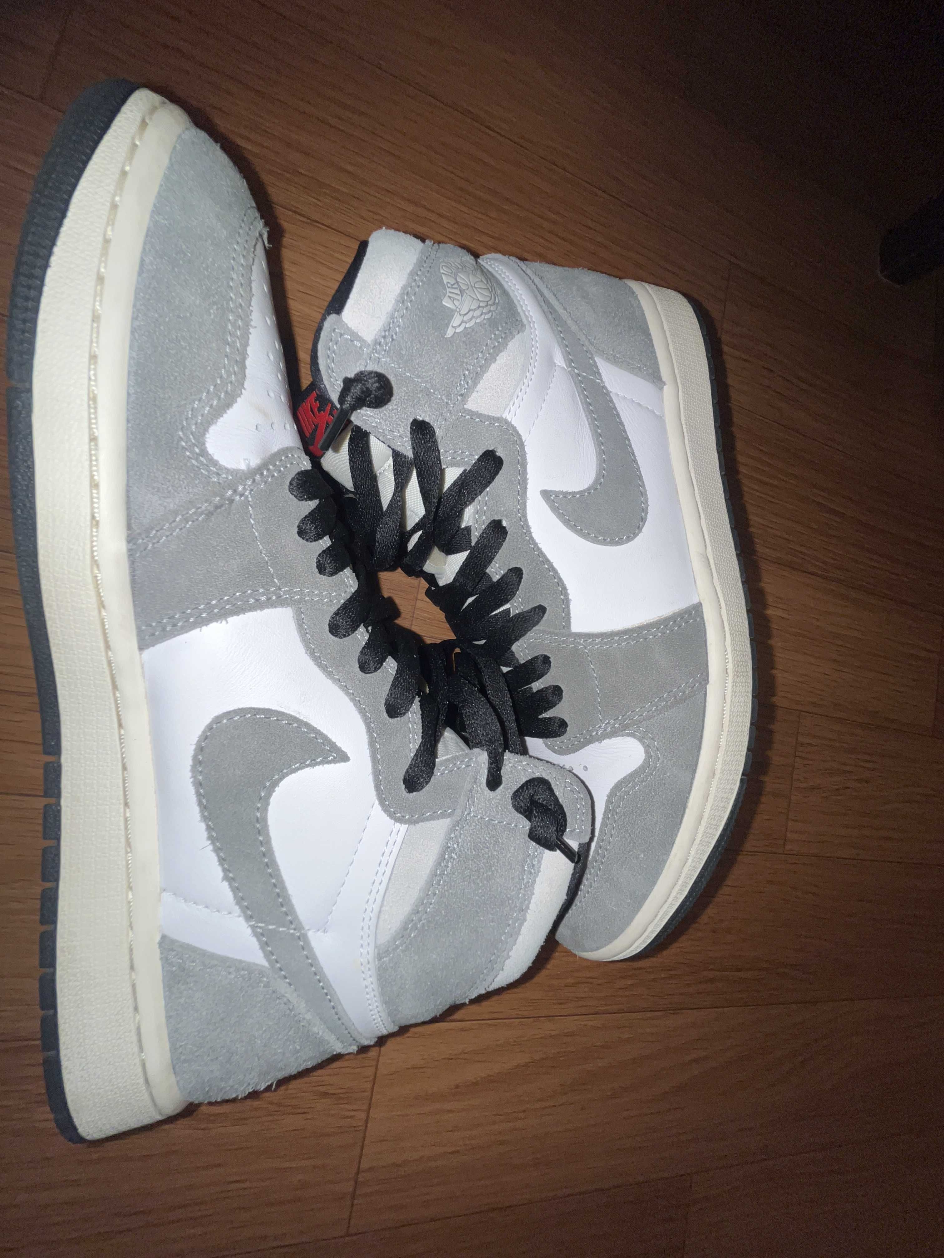 Nike Air Jordan 1 Retro High OG "Black and Smoke Grey"