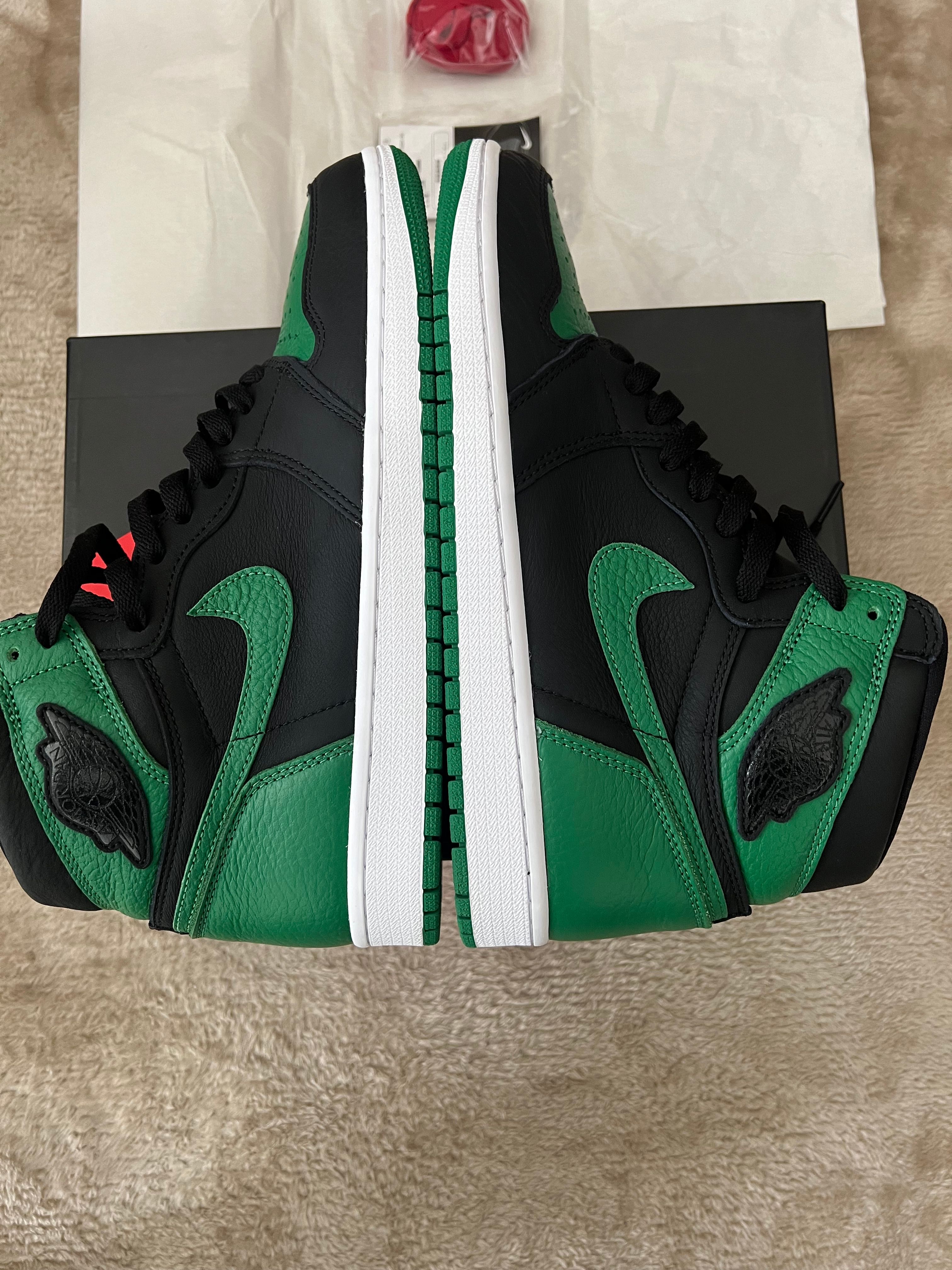 Nike Air Jordan 1 Retro High OG "Black/Pine Green" (2020)