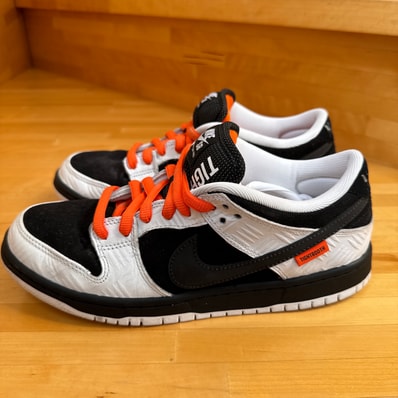 TIGHTBOOTH × Nike SB Dunk Low Pro QS "Black and White"