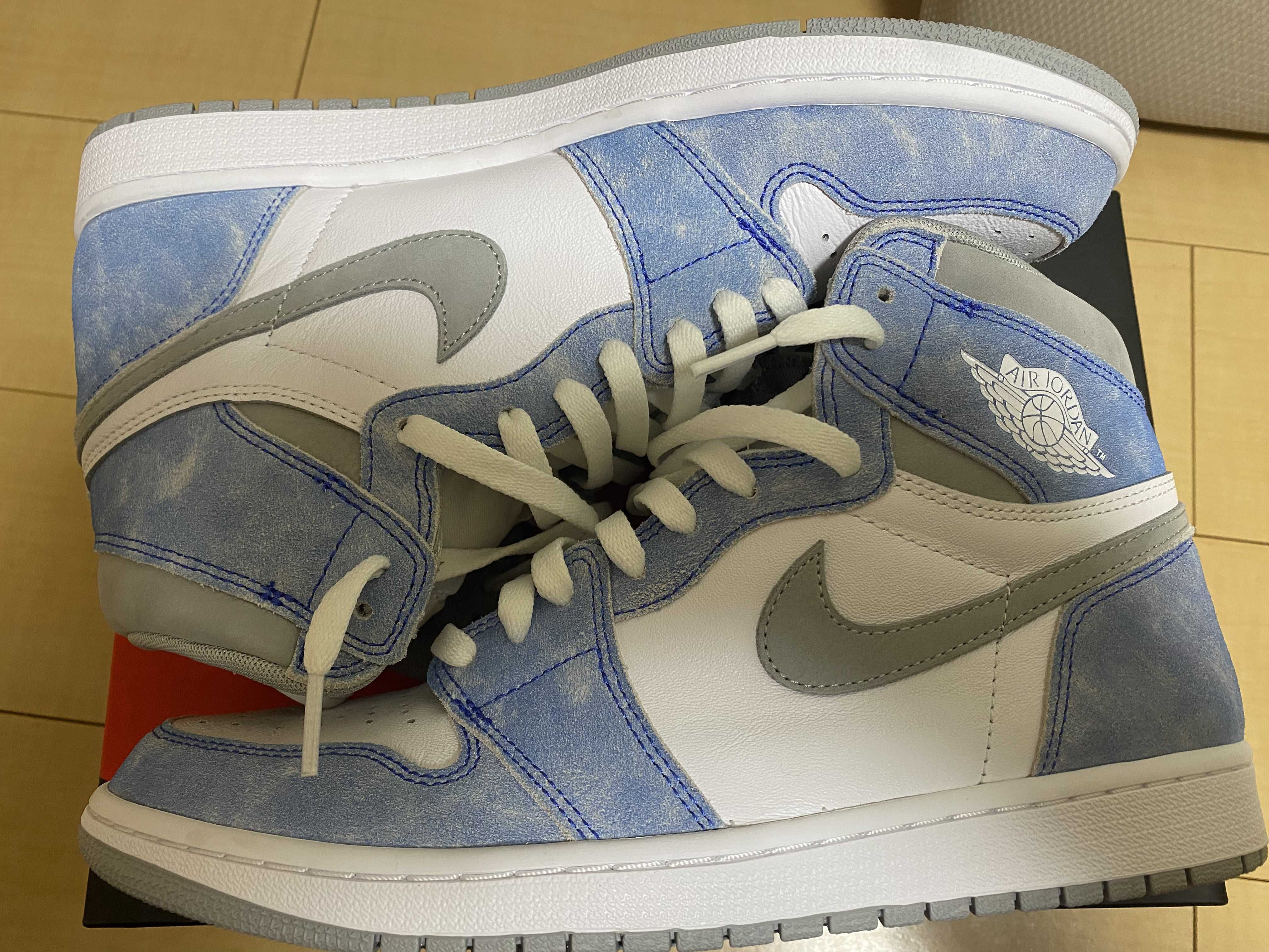 Nike Air Jordan 1 High OG "Hyper Royal"