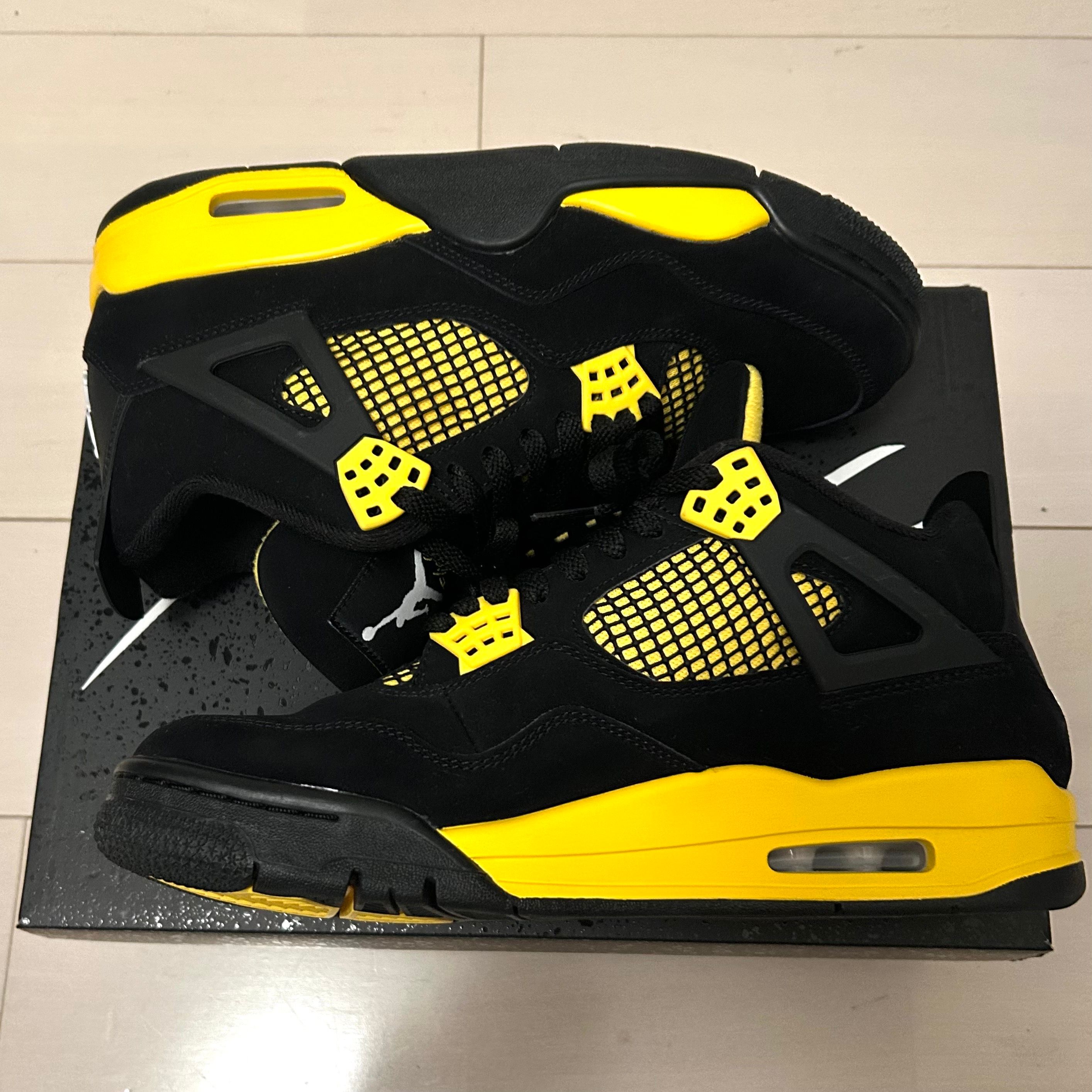 Nike Air Jordan 4 Retro "Thunder"(2023)