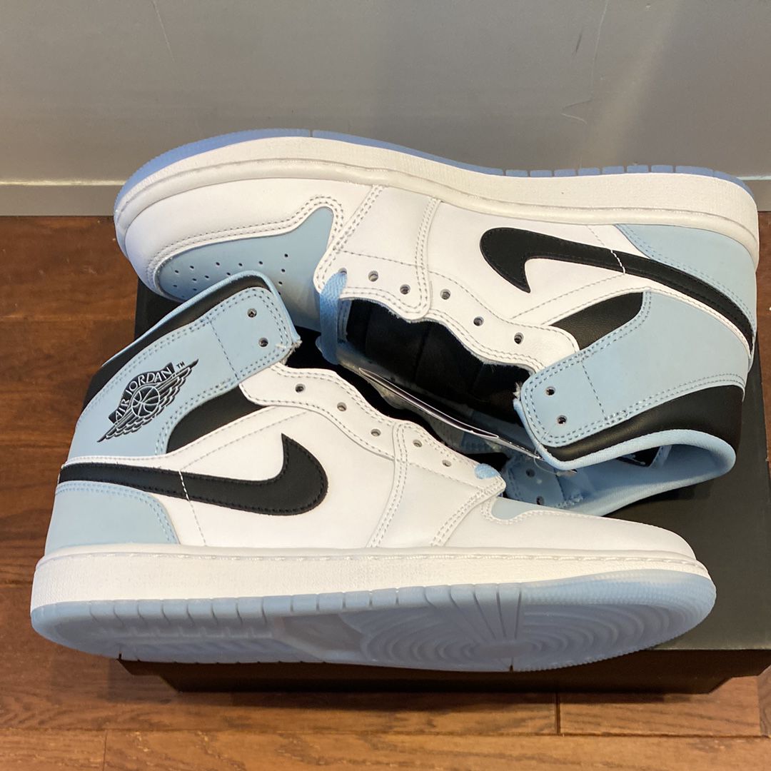 Nike Air Jordan 1 Mid "Ice Blue Nubuck"