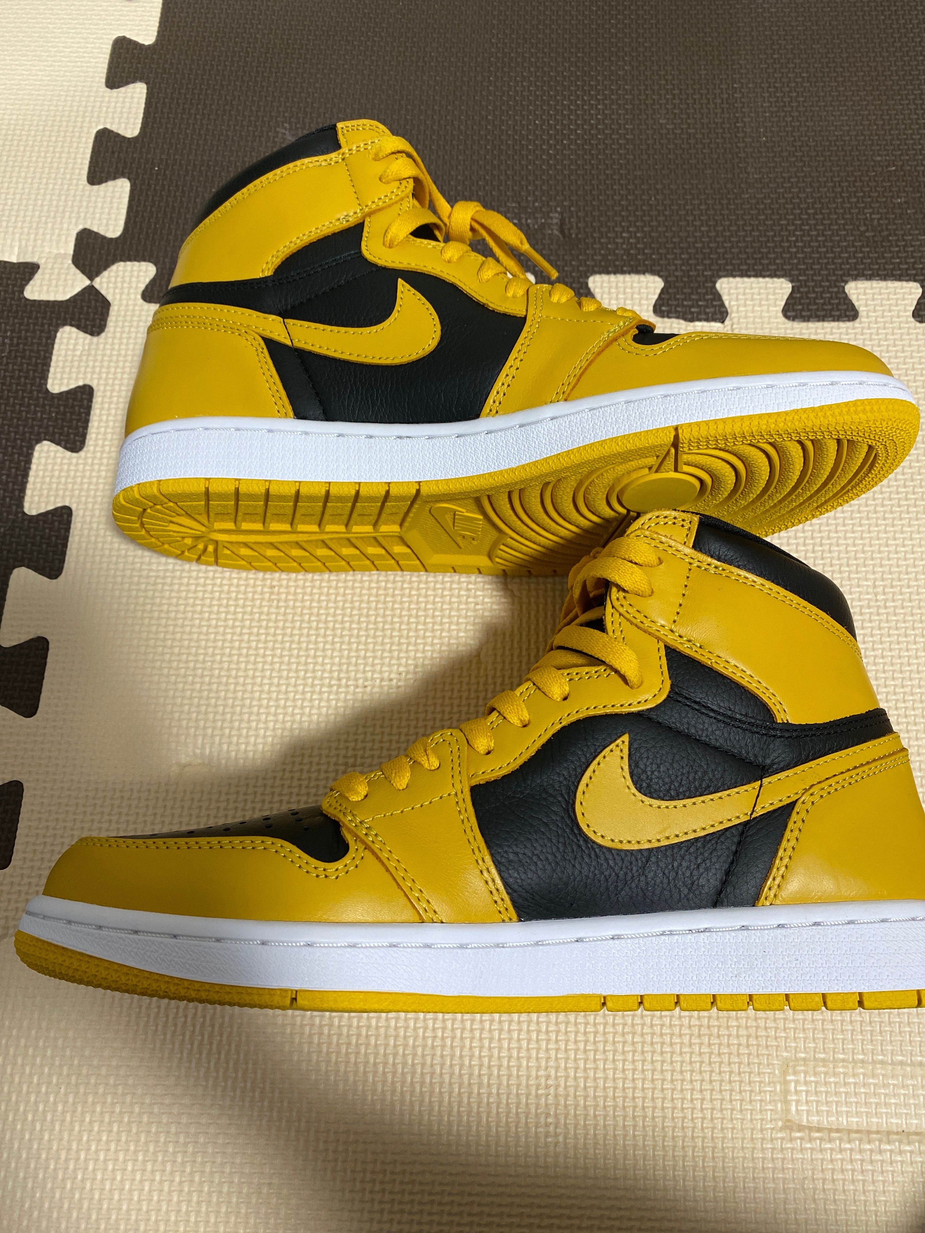 Nike Air Jordan 1 High OG "Pollen" 