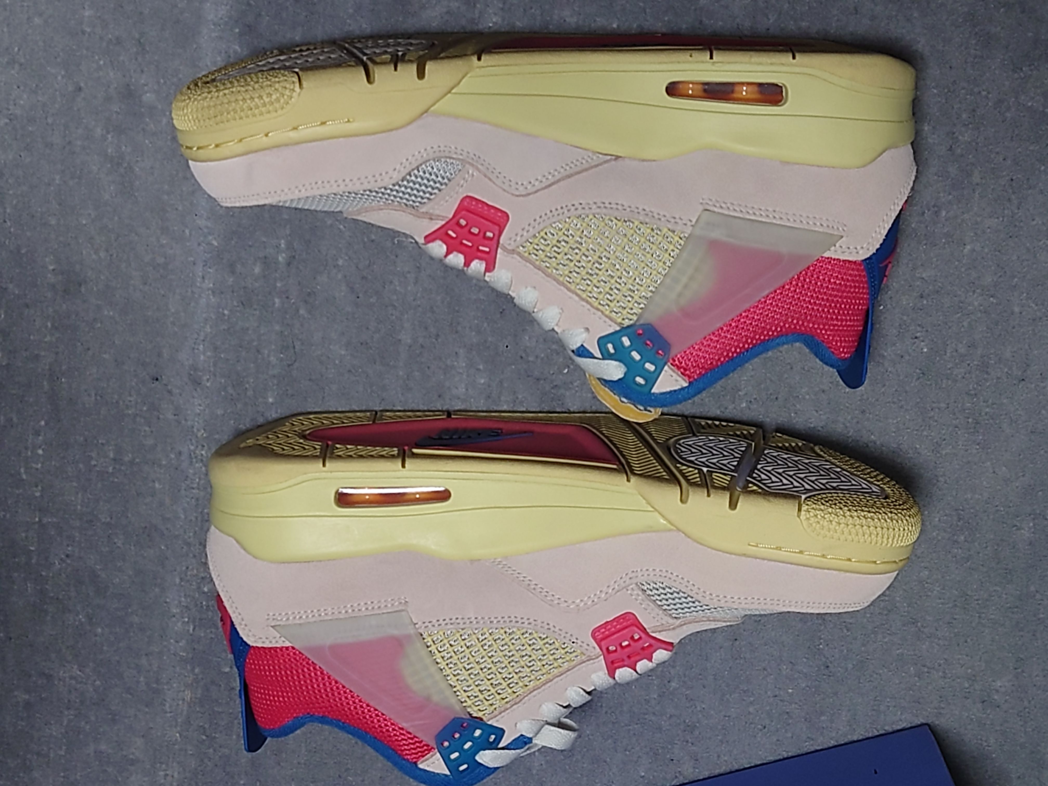 UNION × Nike Air Jordan 4 SP "Guava Ice/Light Fusion Red"