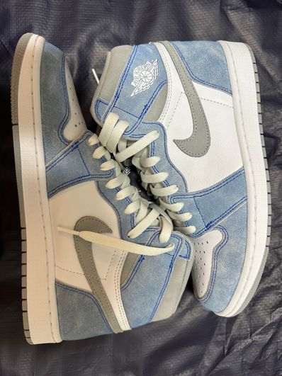 Nike Air Jordan 1 High OG "Hyper Royal"