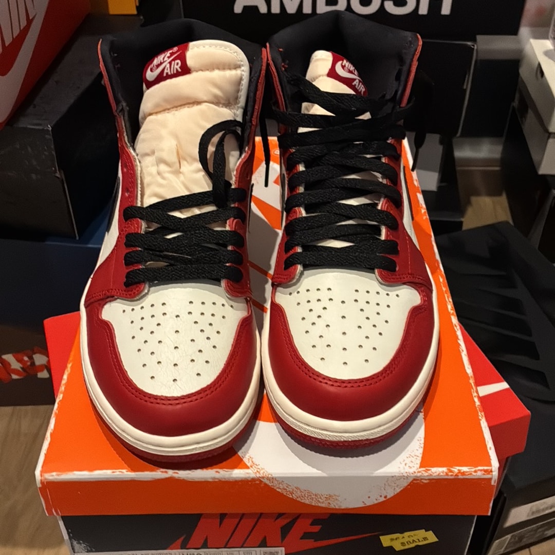 Nike Air Jordan 1 High OG "Lost & Found/Chicago"
