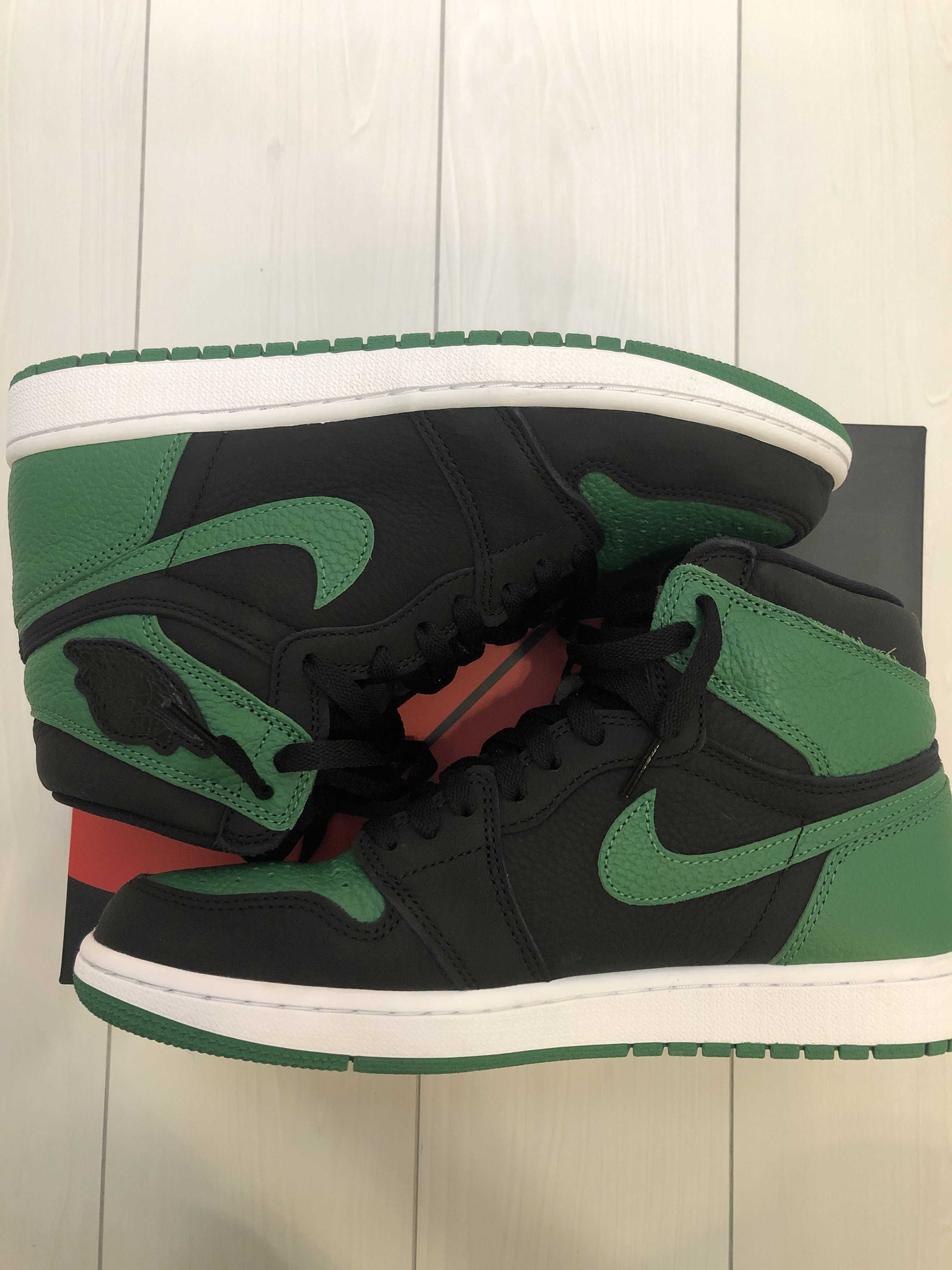 Nike Air Jordan 1 Retro High OG "Black/Pine Green" (2020)