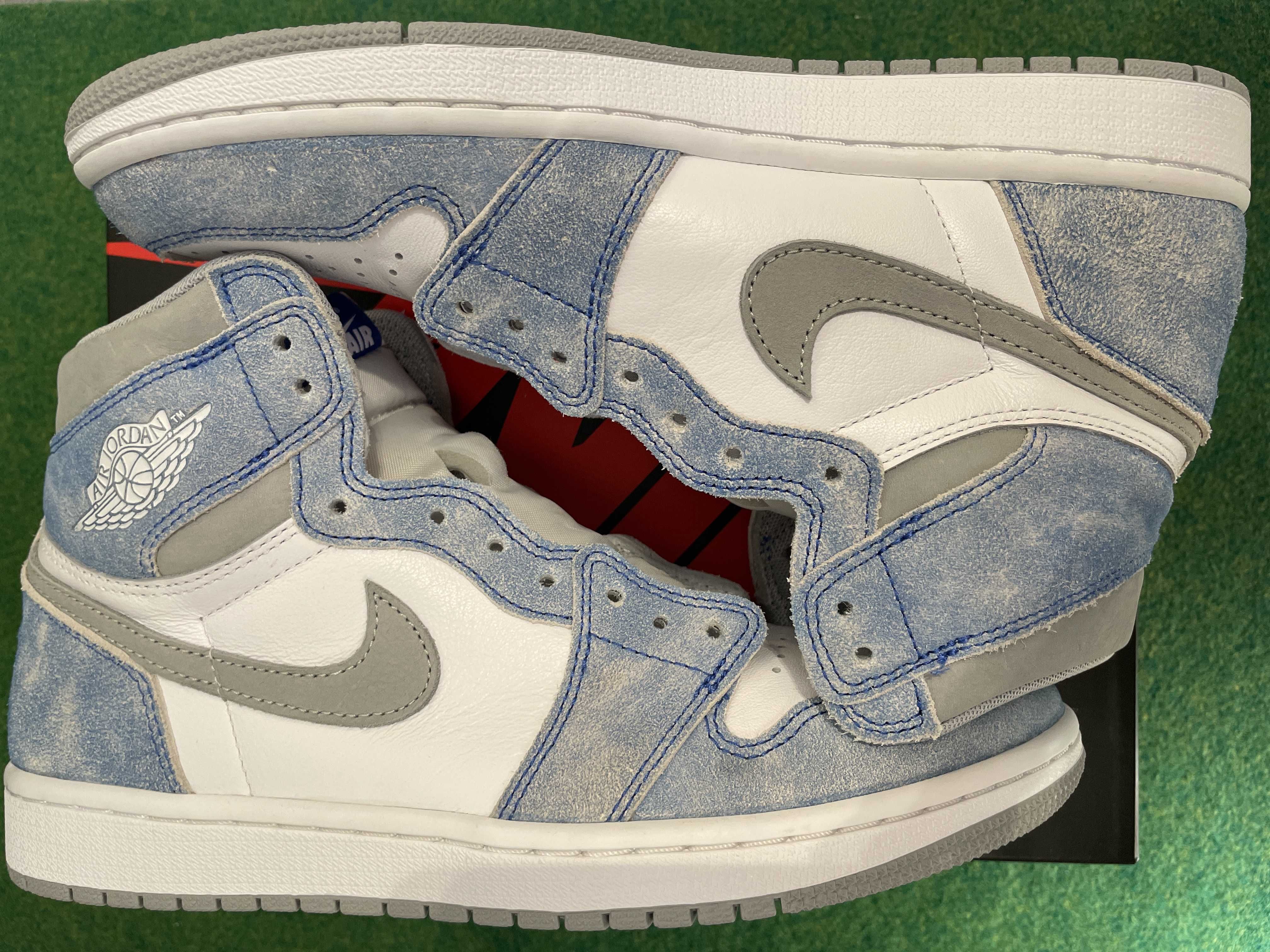 Nike Air Jordan 1 High OG "Hyper Royal"