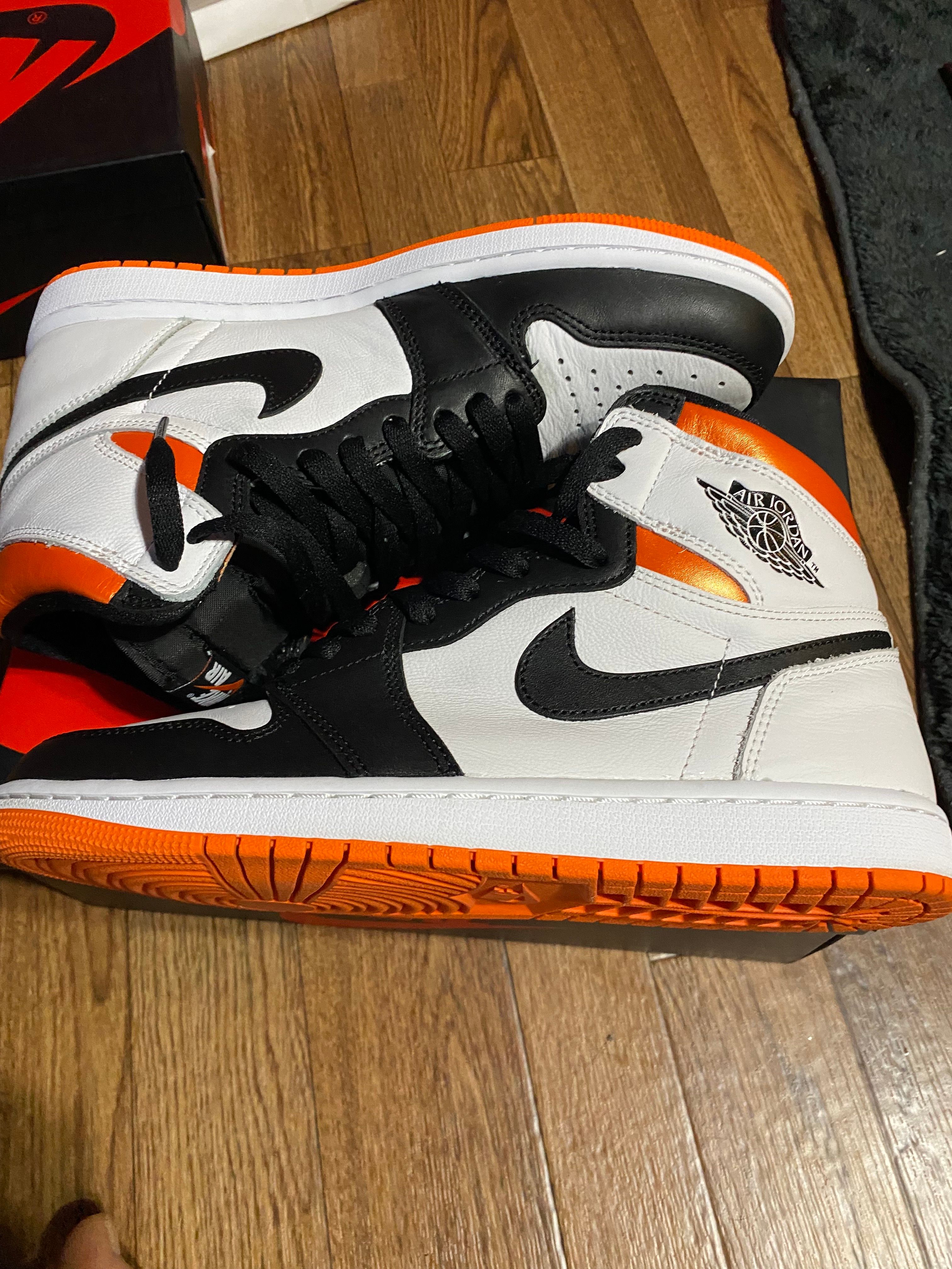 Nike Air Jordan 1 Retro High OG "Electro Orange"