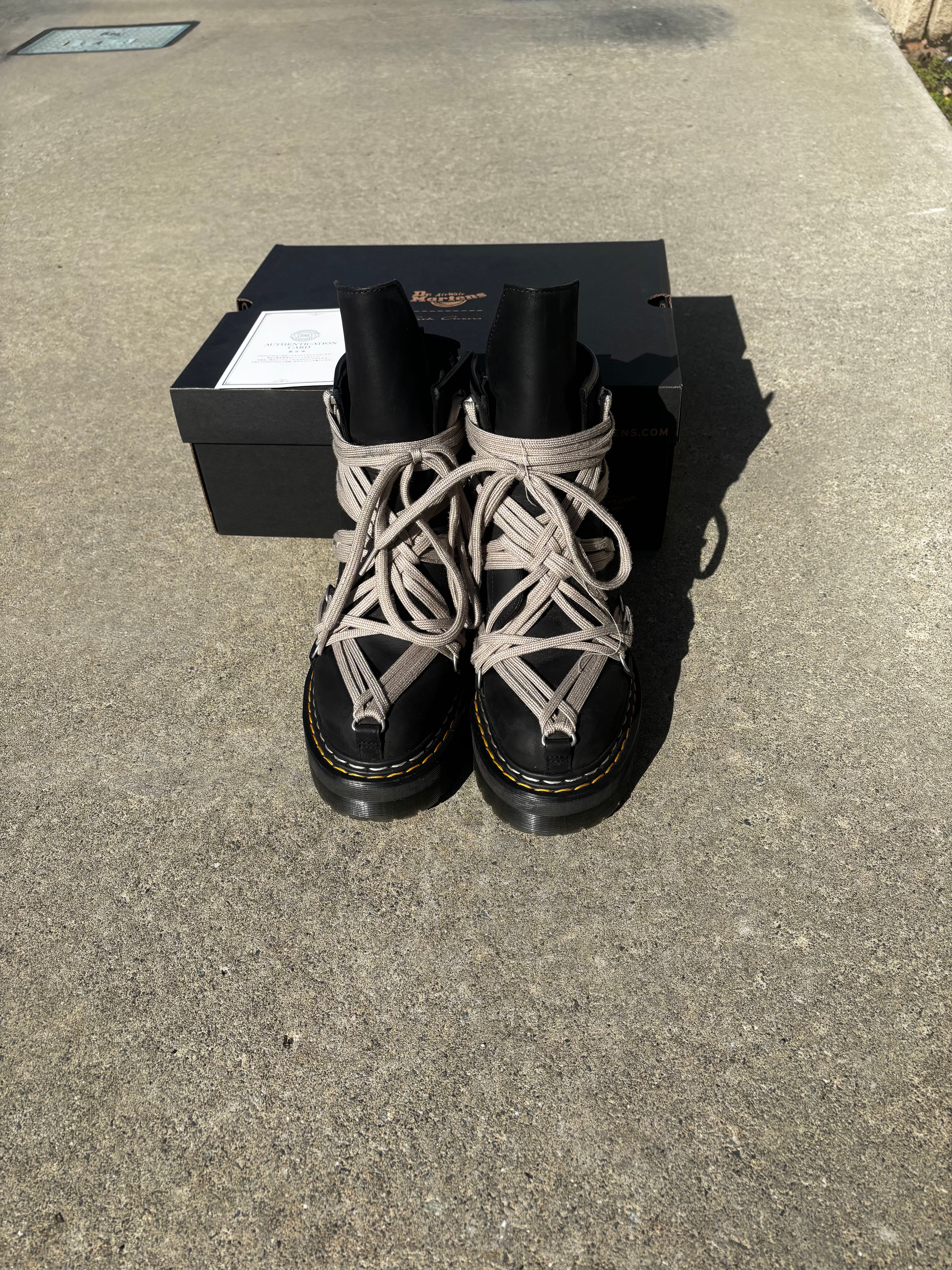 リックオウエンス × ドクターマーチン 1460 クアッド ソール メガ レースブーツ "ブラック"