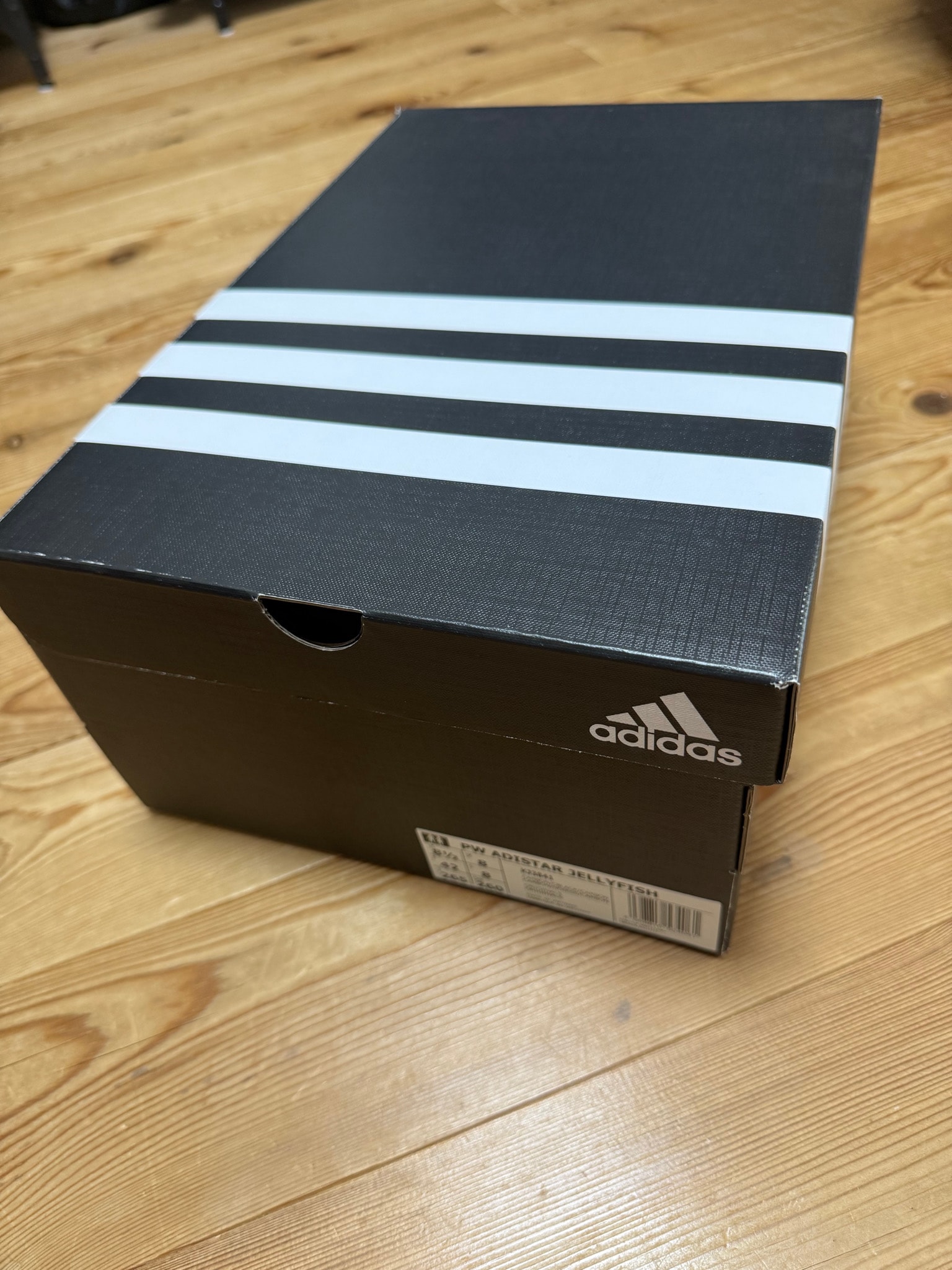 A+ (新品・未使用(ワケあり))】ファレル・ウィリアムス × アディダス