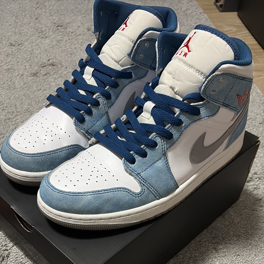 Nike Air Jordan 1 Mid SE "White/Hyper Royal/Red"