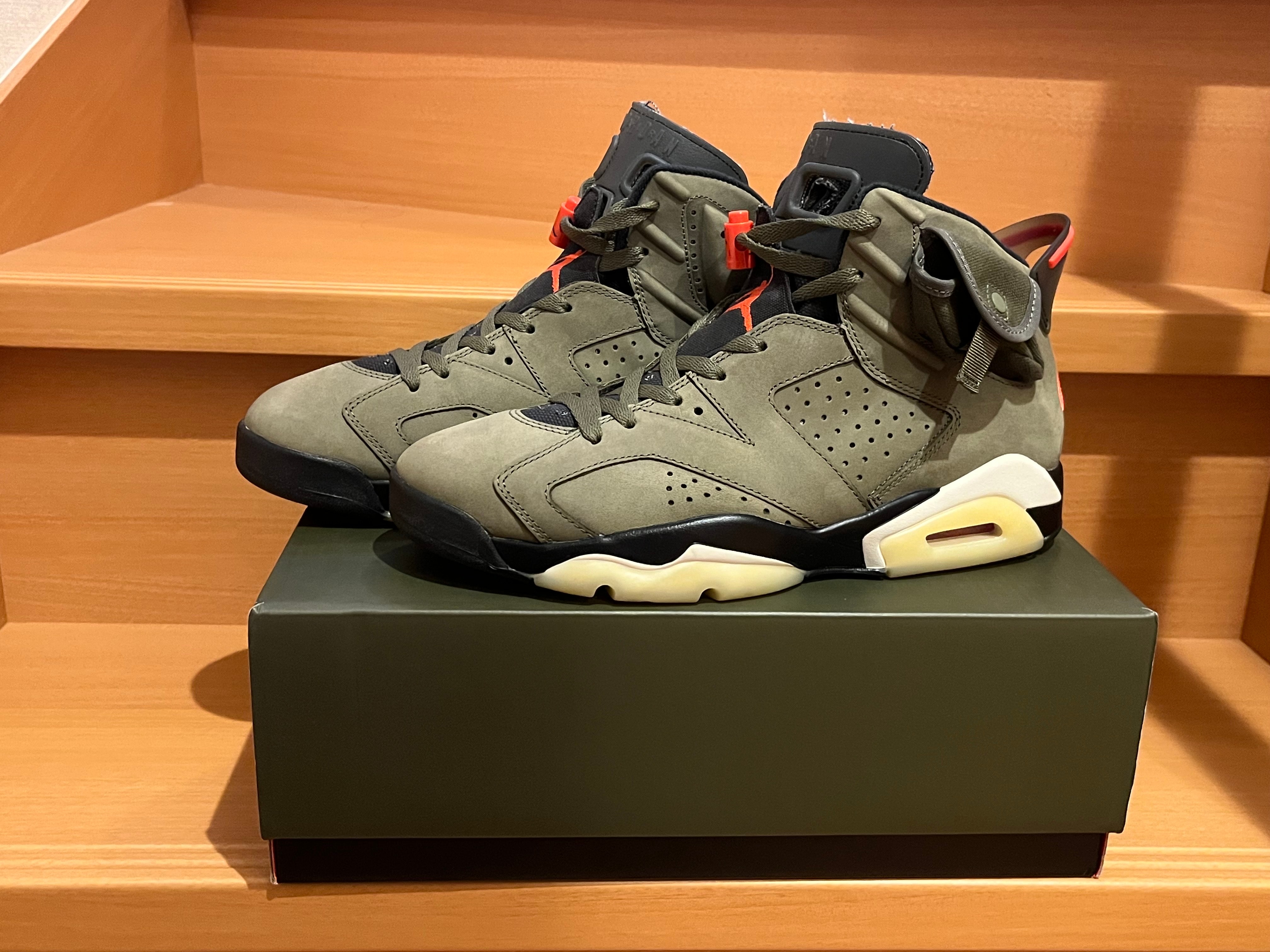 トラヴィススコット × ナイキ エアジョーダン6 レトロ "ミディアム オリーブ"