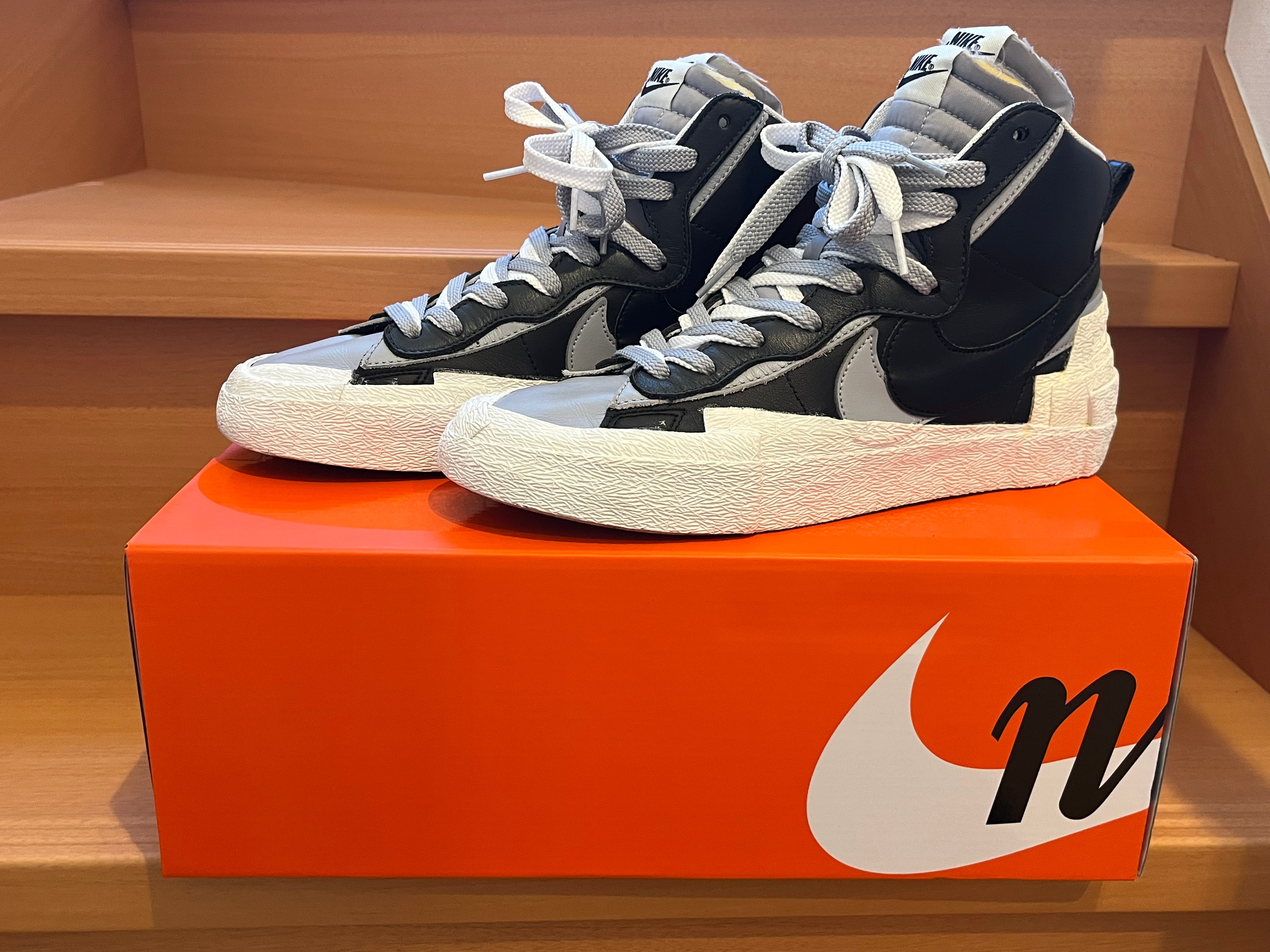 sacai × NIKE BLAZER MID "BLACK/WOLF GREY/WHITE"