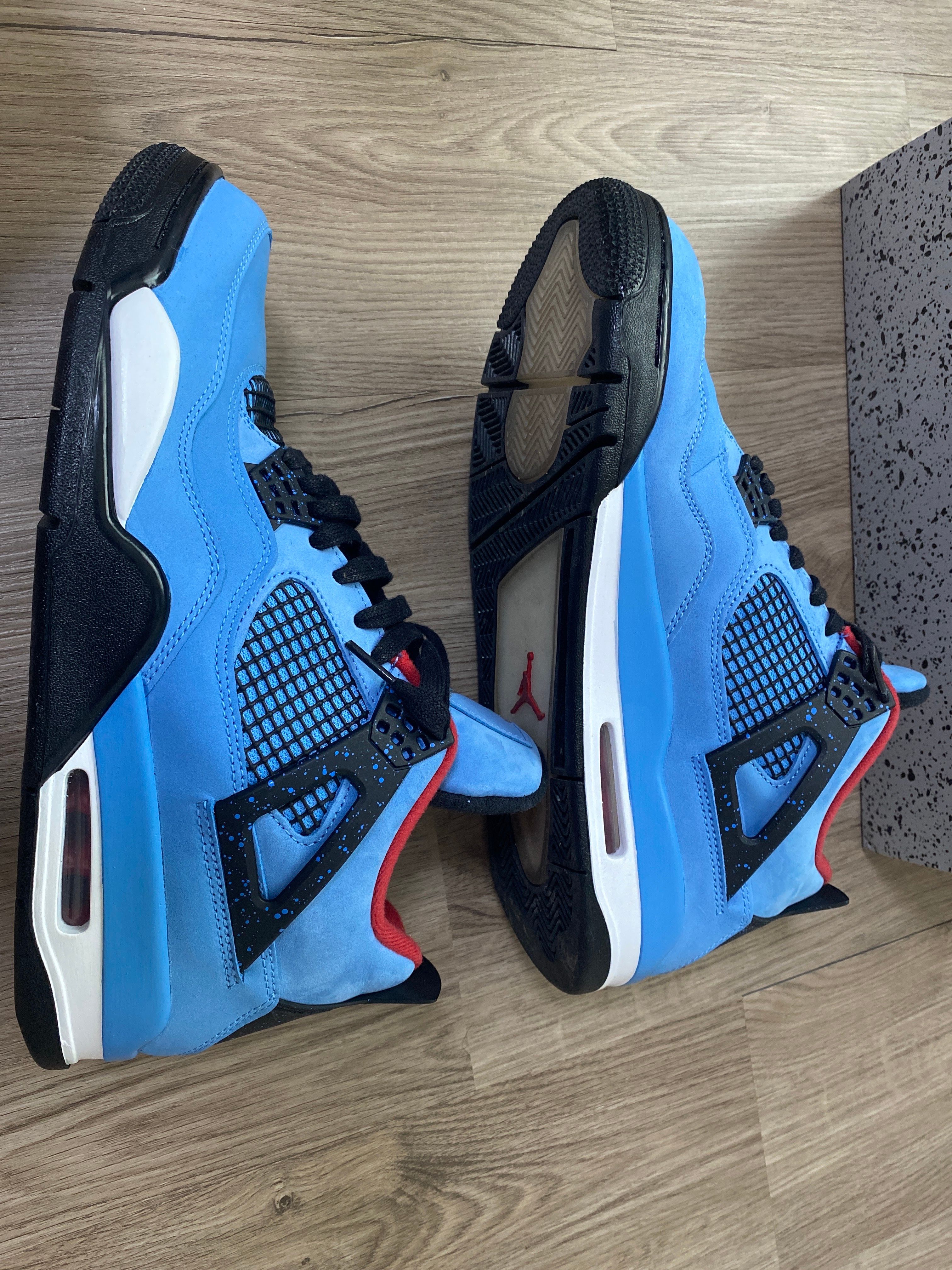 Travis Scott × Nike Air Jordan 4 Retro Cactus Jack "University Blue"