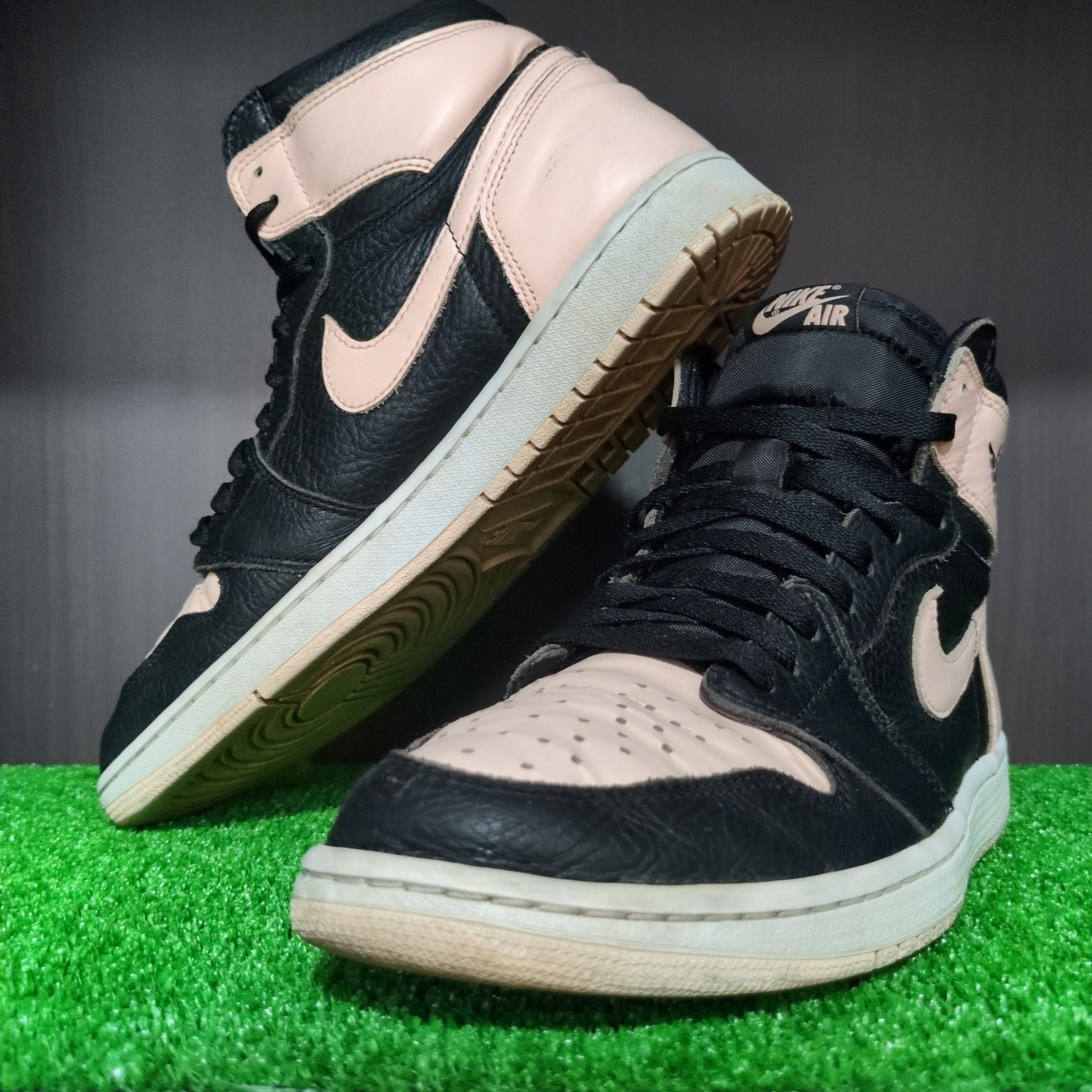 Nike Air Jordan 1 Retro High OG "Crimson Tint"