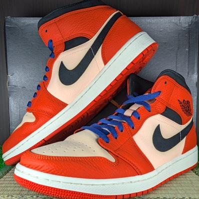 Nike Air Jordan 1 Mid "Team Orange Black"