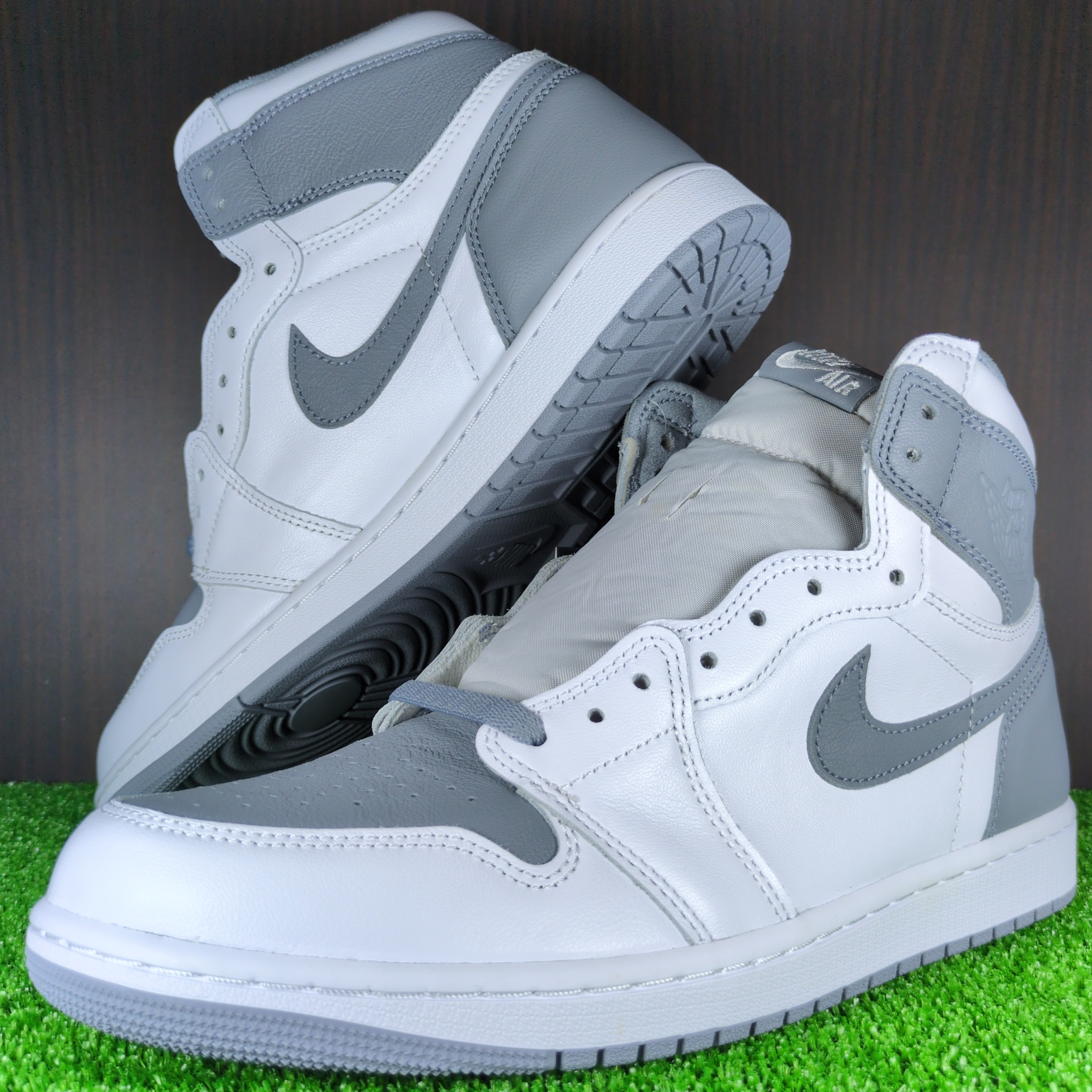 Nike Air Jordan 1 High OG "Stealth"