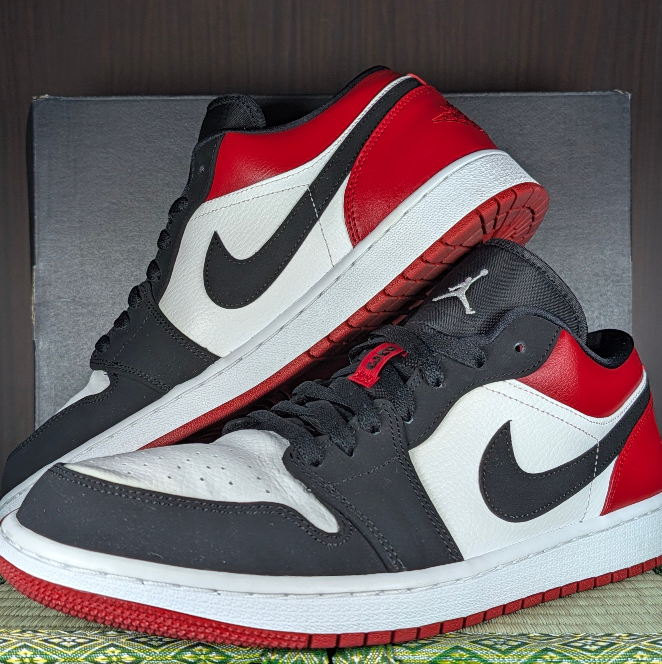 Nike Air Jordan 1 Low "Black Toe"