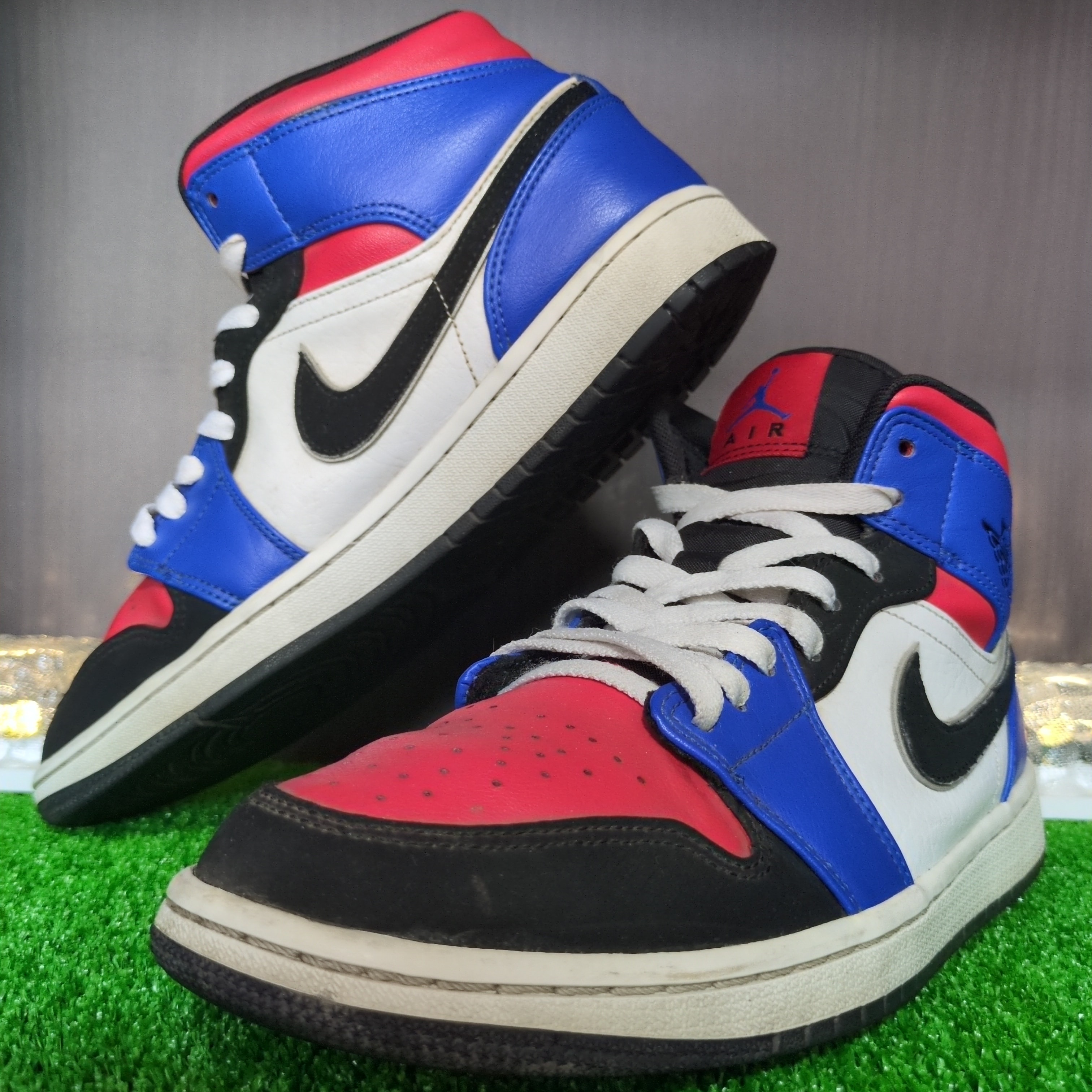 Nike Air Jordan 1 Mid "Top 3"