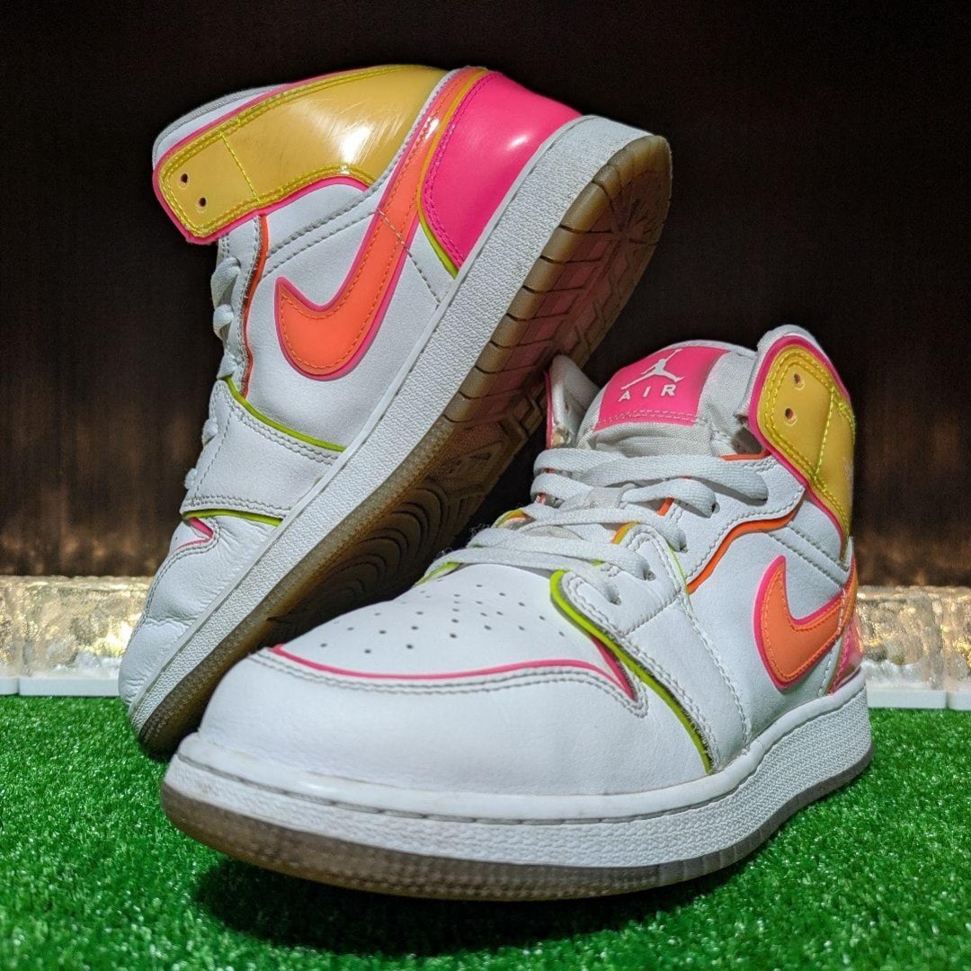 Nike GS Air Jordan 1 Mid "Edge Glow"