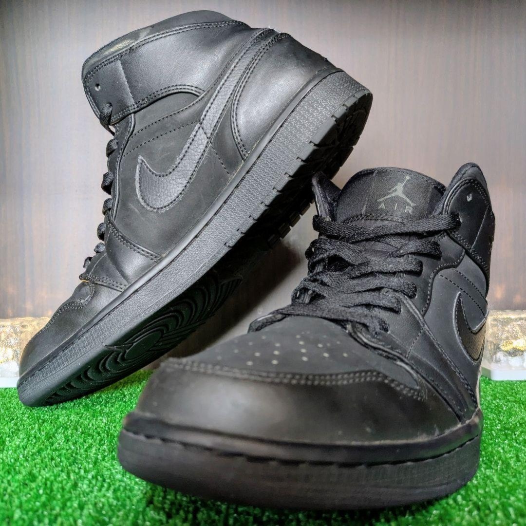 Nike Air Jordan 1 Mid "Triple Black" (2014)