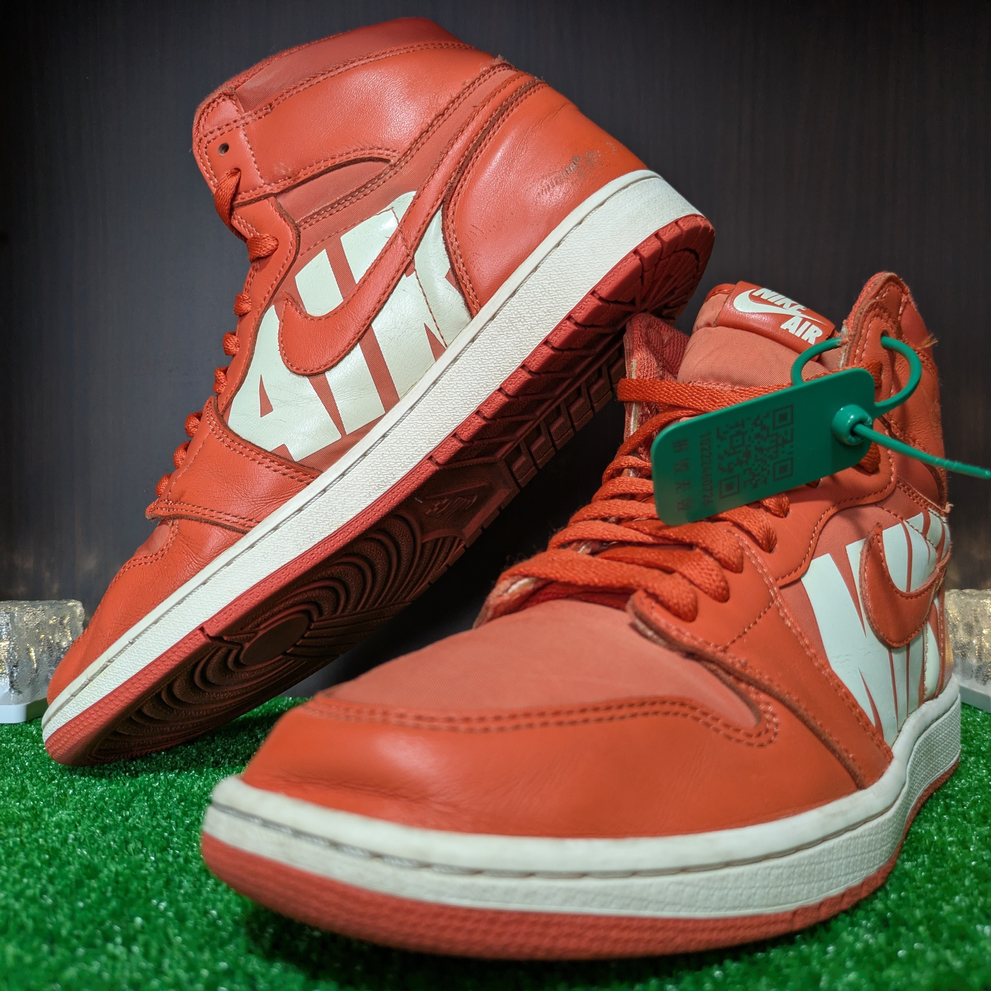 Nike Air Jordan 1 Retro High "Vintage Coral"