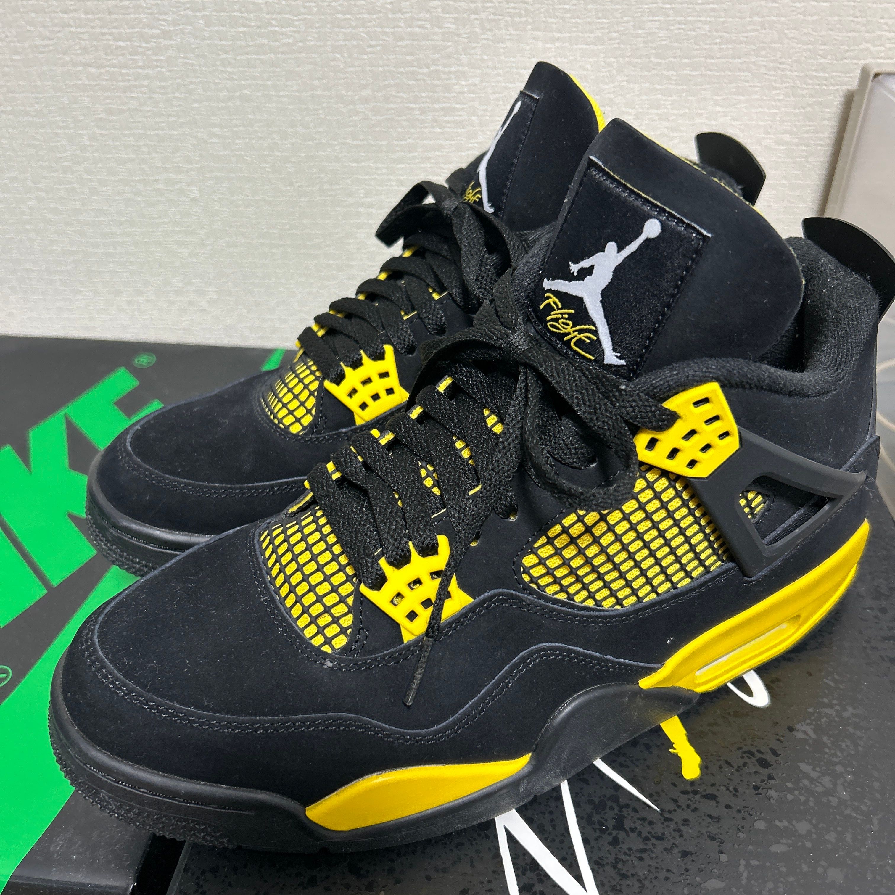 Nike Air Jordan 4 Retro "Thunder"(2023)