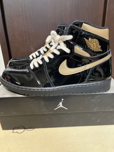 Nike Air Jordan 1 High OG "Black-Metalic Gold"
