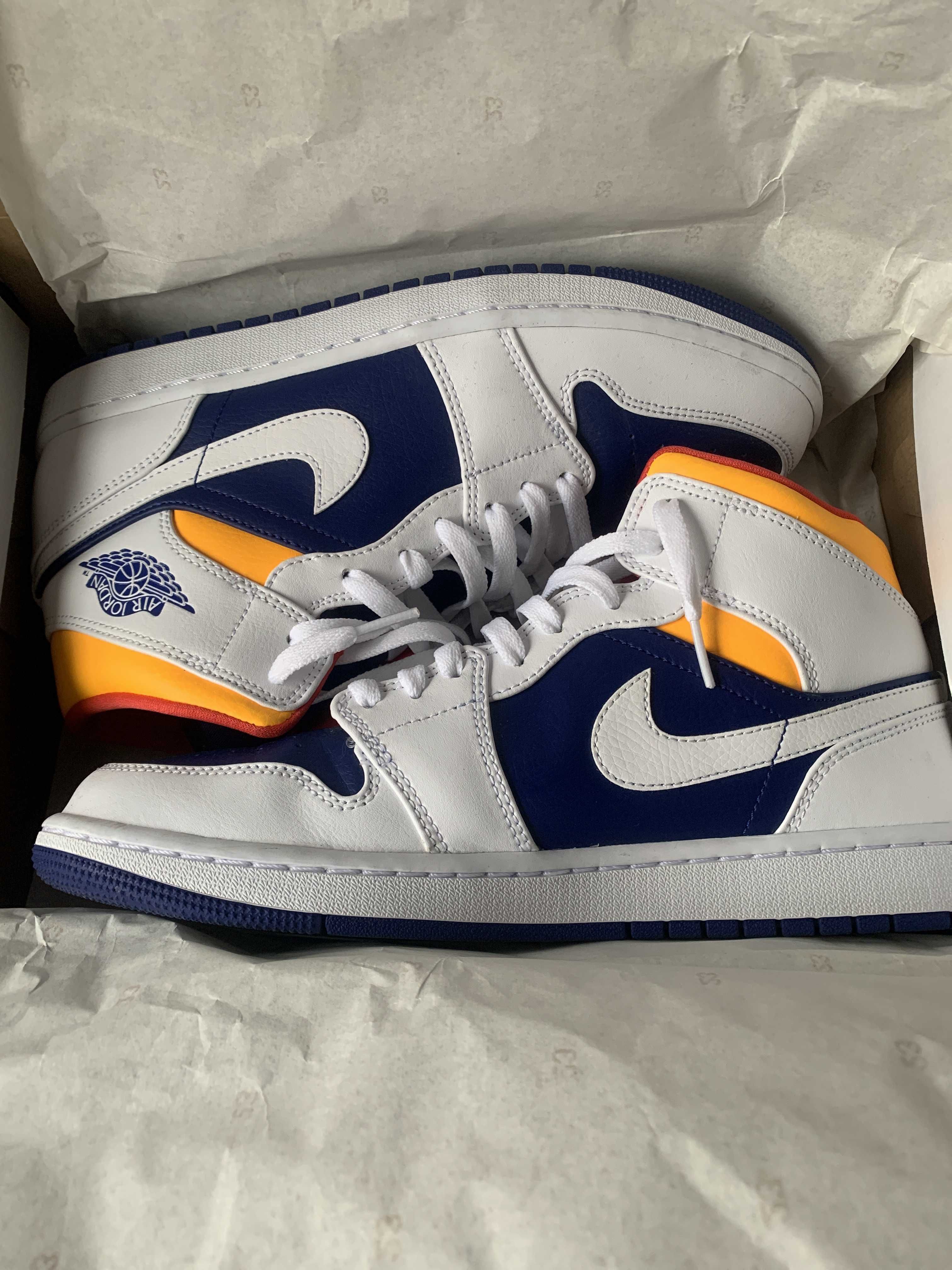 NIKE AIR JORDAN 1 MID "WHITE/NAVY/YELLOW"