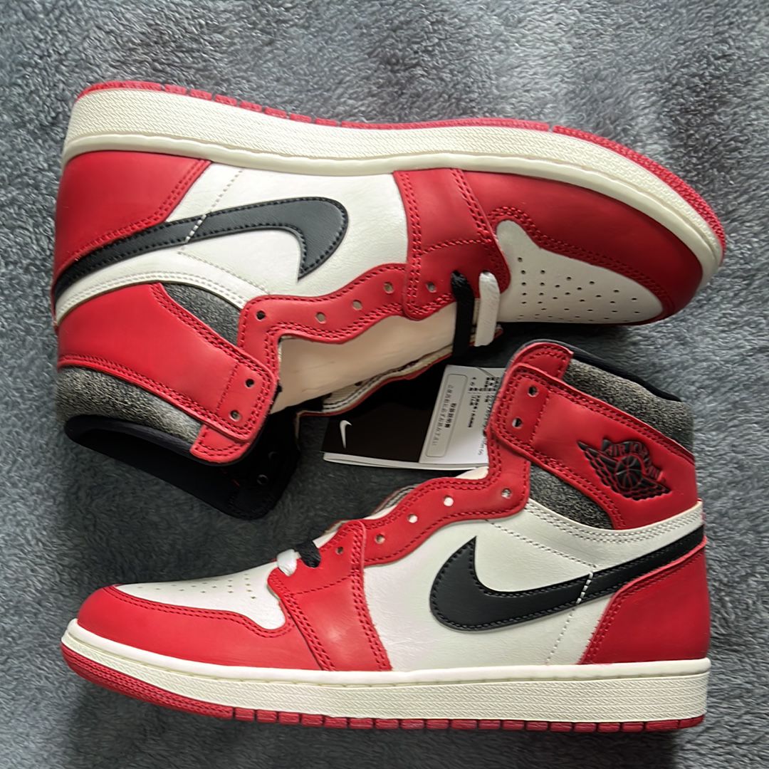 Nike Air Jordan 1 High OG "Lost & Found/Chicago"