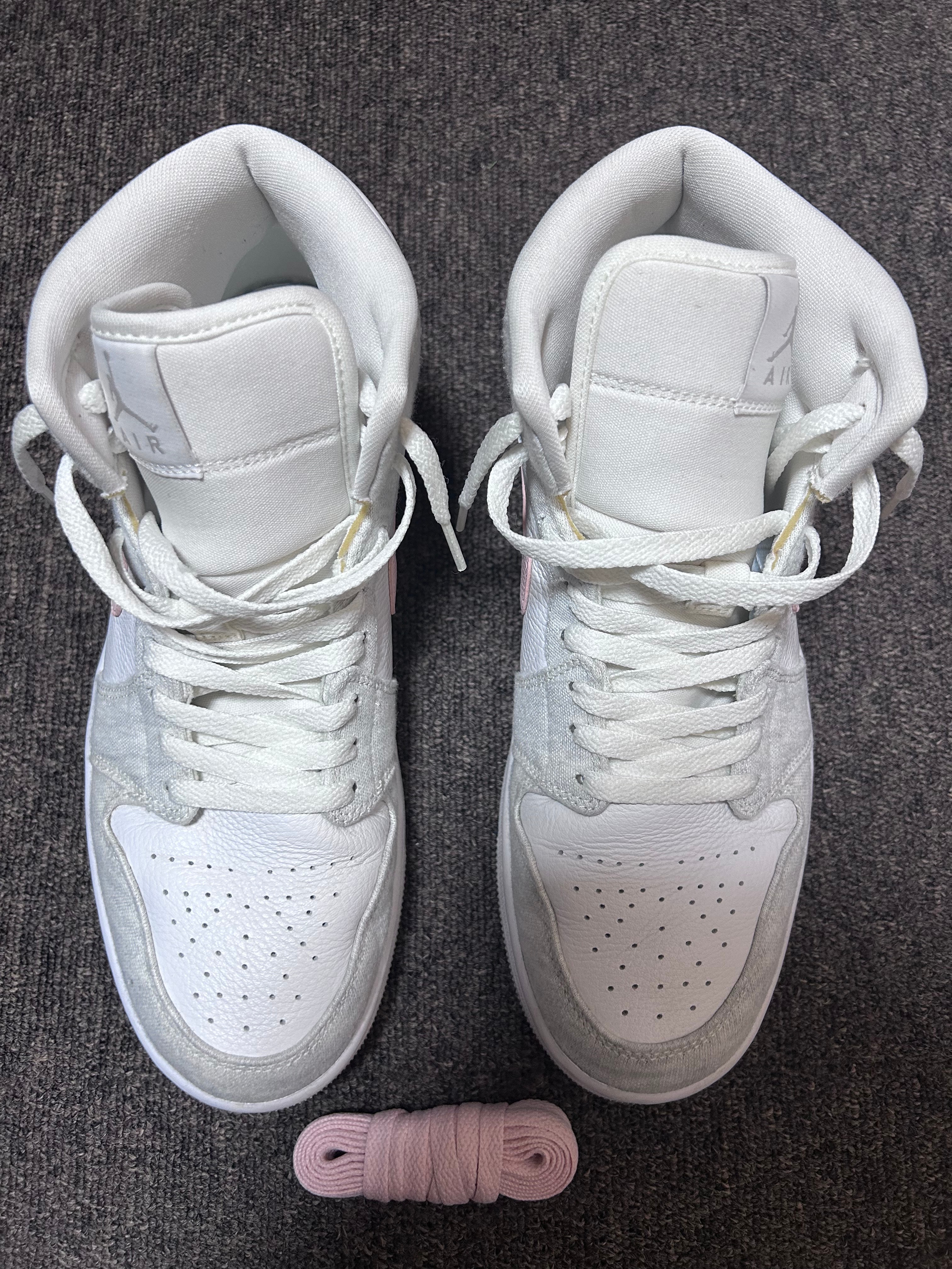 ナイキ ウィメンズ エアジョーダン1 ミッド SE "ライト アイアン オレ"