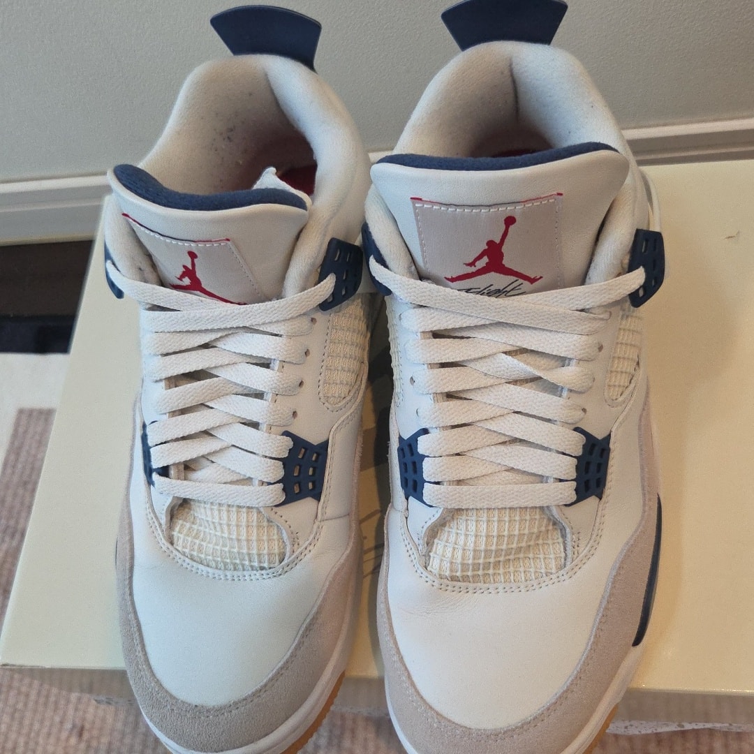 Nike SB Air Jordan 4 Retro SP "Summit White/Navy"