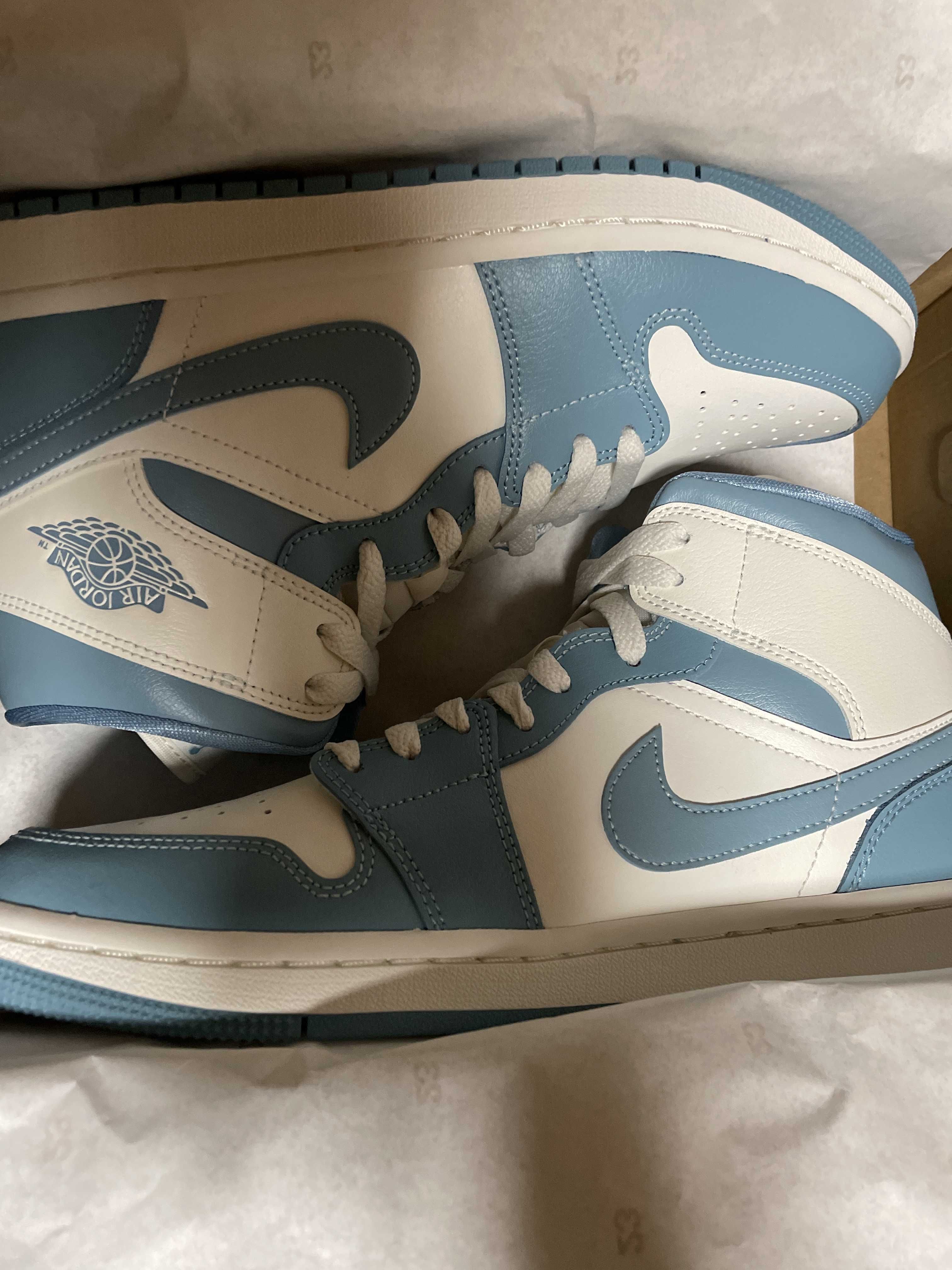 Nike Women's Air Jordan 1 Mid "University Blue"