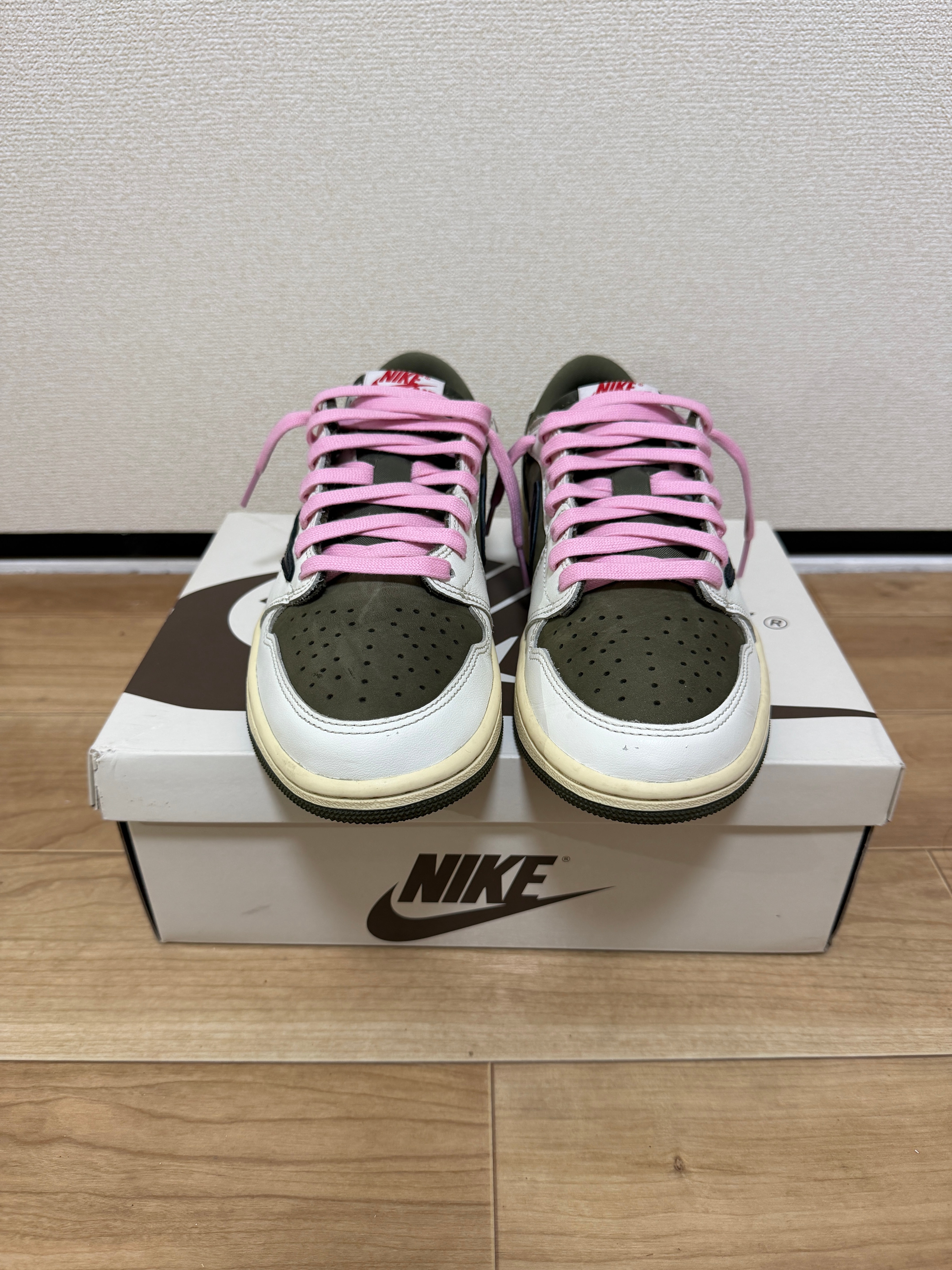 トラヴィススコット × ナイキ エアジョーダン1 ロー OG SP "リバースオリーブ"