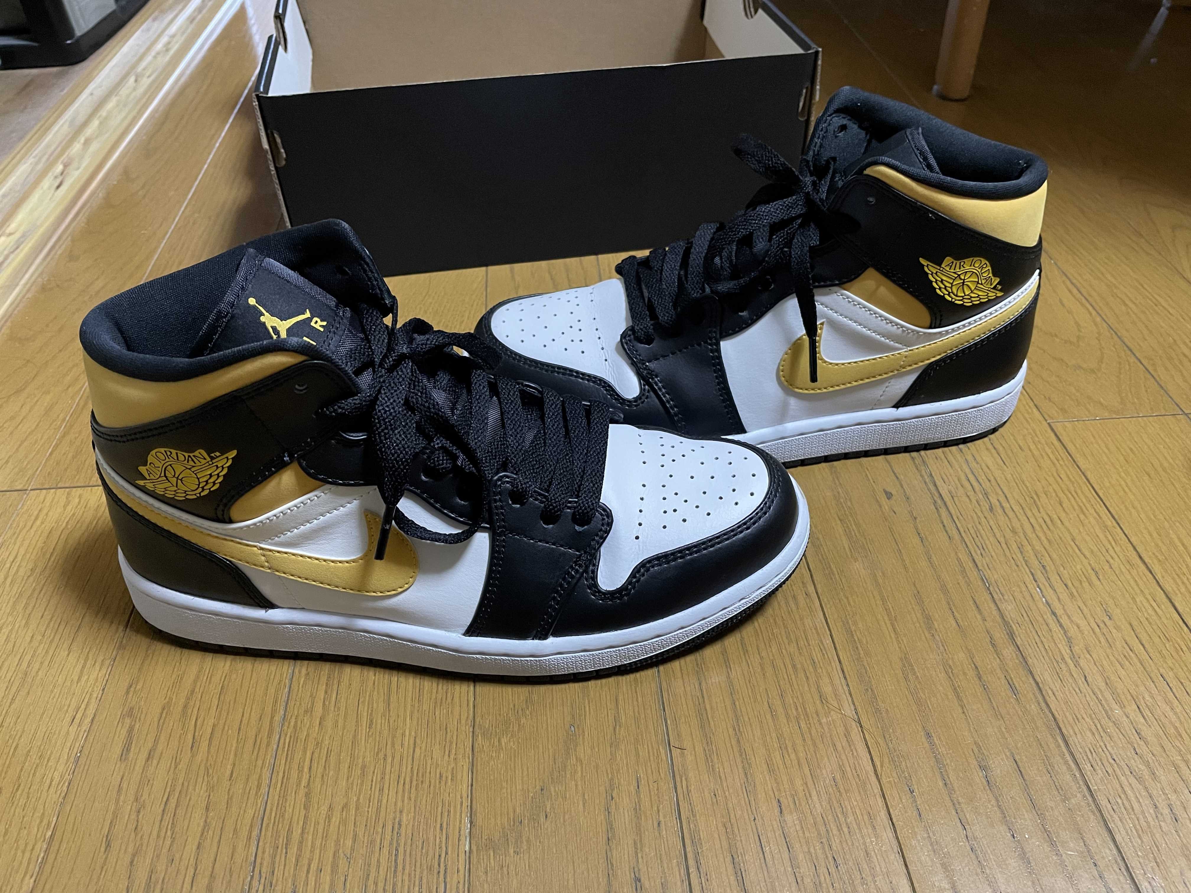 Nike Air Jordan 1 Mid "White/Pollen-Black"