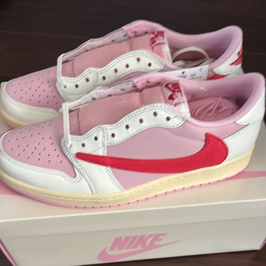 Travis Scott × Nike Air Jordan 1 Retro Low OG "Sail/Tropical Pink"